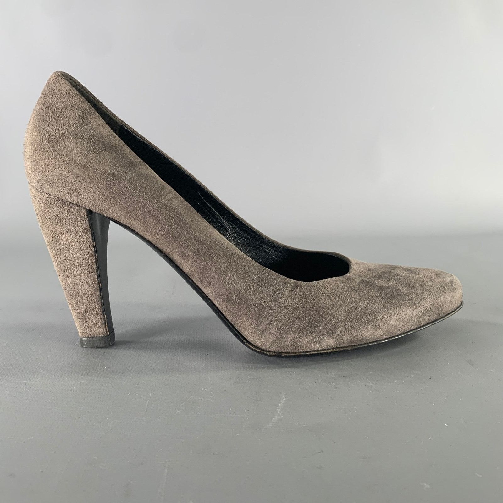 Prada PRADA Size 9.5 Grey Suede Solid Pointed Toe Pumps Size US 9.5 / IT 39.5 - 2 Thumbnail