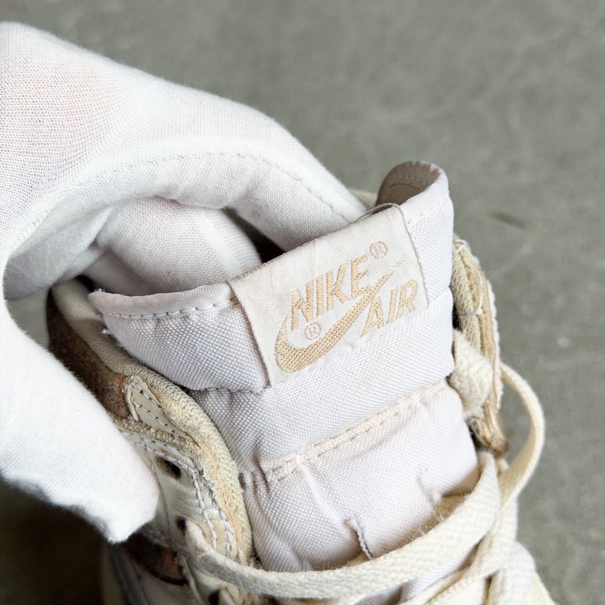 Nike THRASHED 1985 Neutral Grey Nike AIR JORDAN 1 High-Top Shoes Size US 10.5 / EU 43-44 - 10 Thumbnail