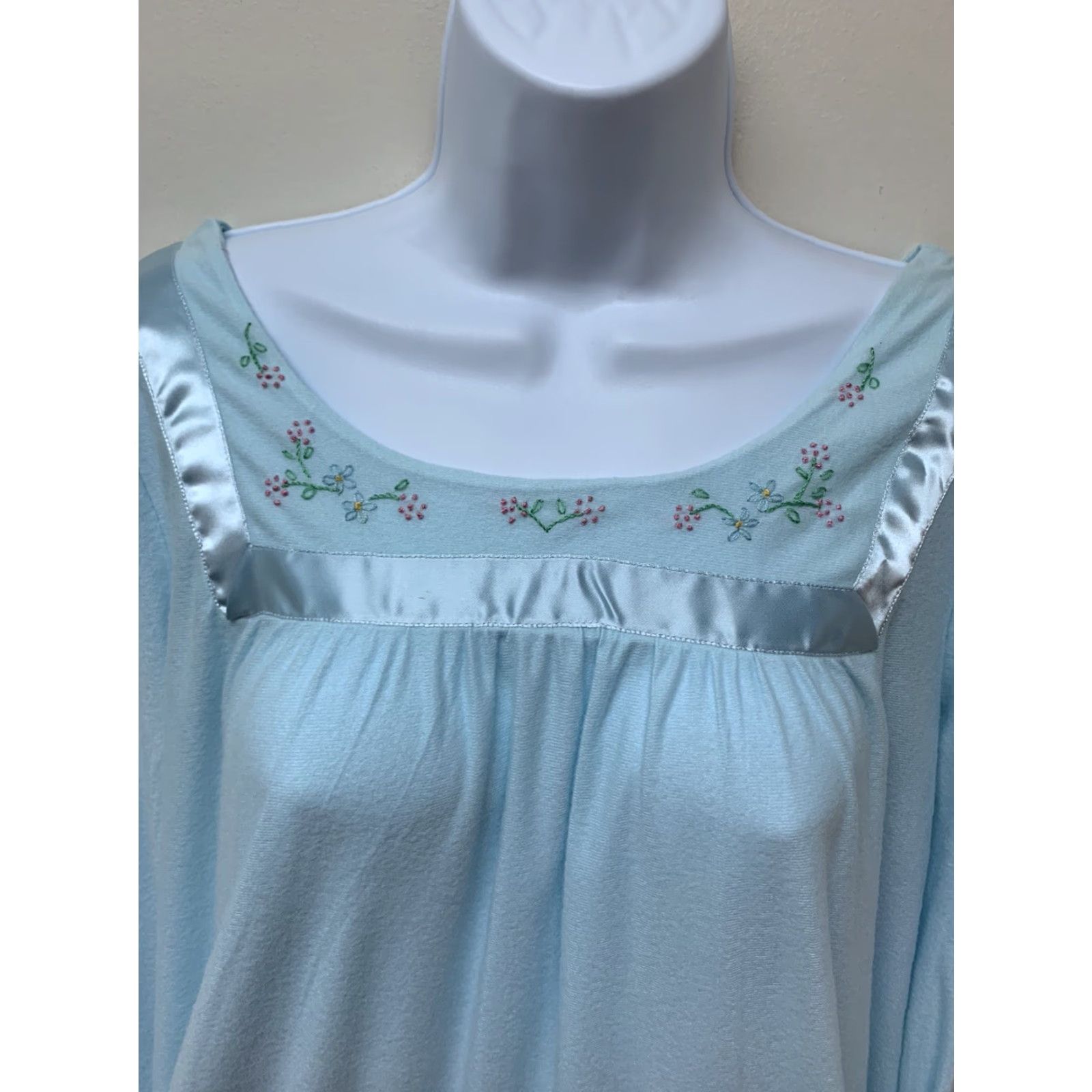 Vintage VINTAGE Character Nightgown Long Nylon Satin Embroidered Brushed Retro S USA NOS Blue S Womens Size ONE SIZE - 3 Thumbnail