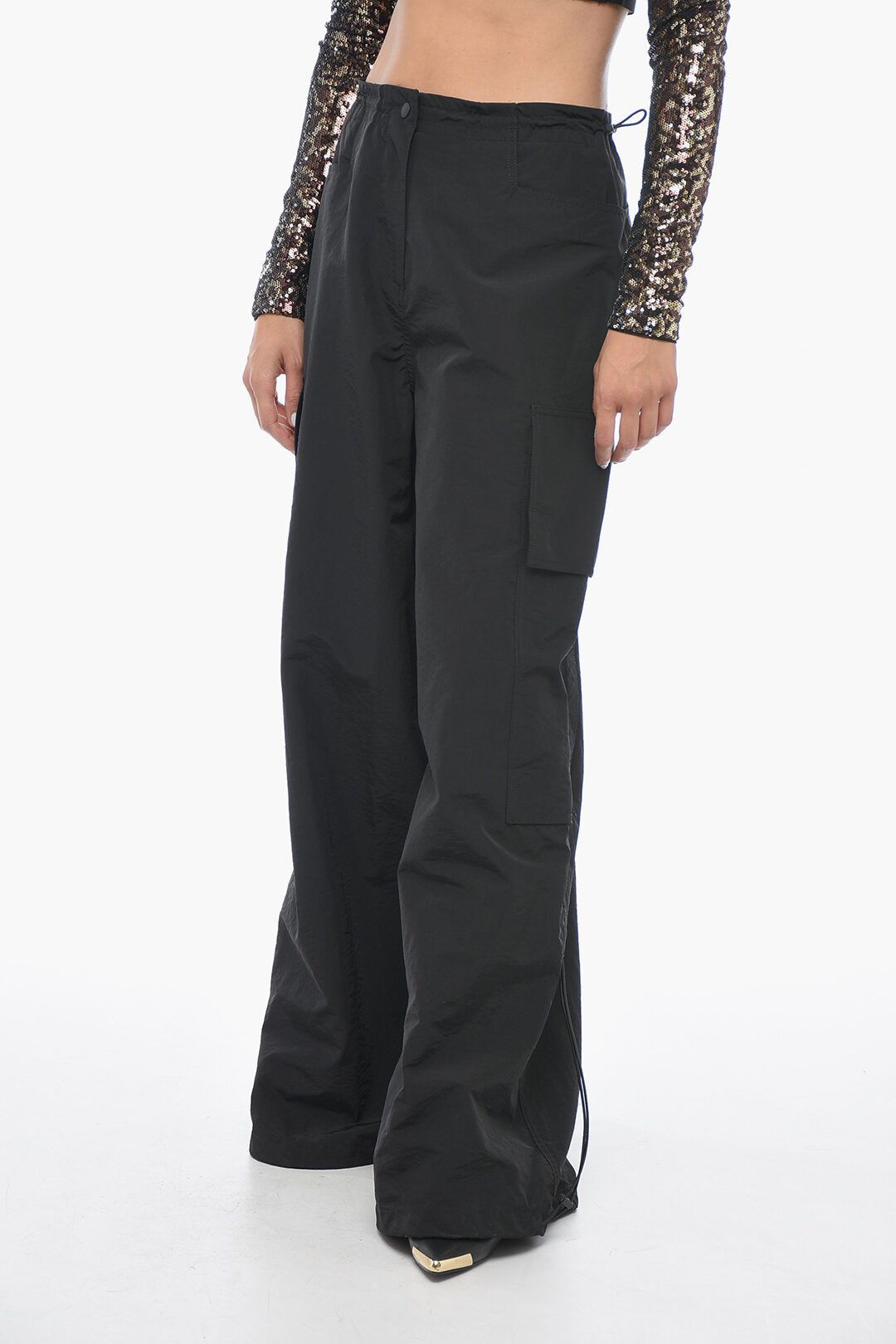 og1mm0724 Wide Leg Fit Parachute Cargo Pant in Black