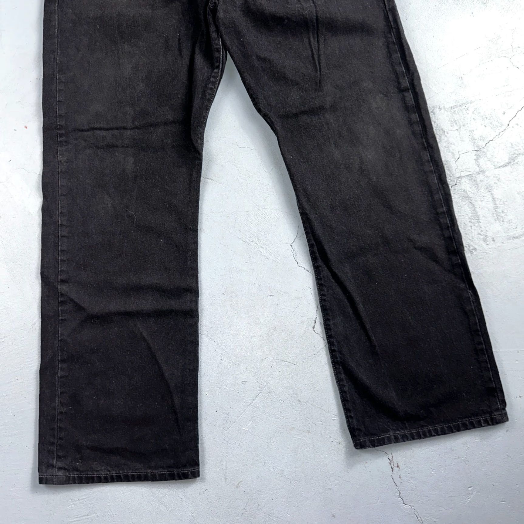 Levi's VINTAGE Levi's 501 Jeans - Black Dark Wash, Straight, Mid Rise, 42x32 - Men - Regular Size - 90s Theme - Button Fly Size US 42 / EU 58 - 3 Thumbnail