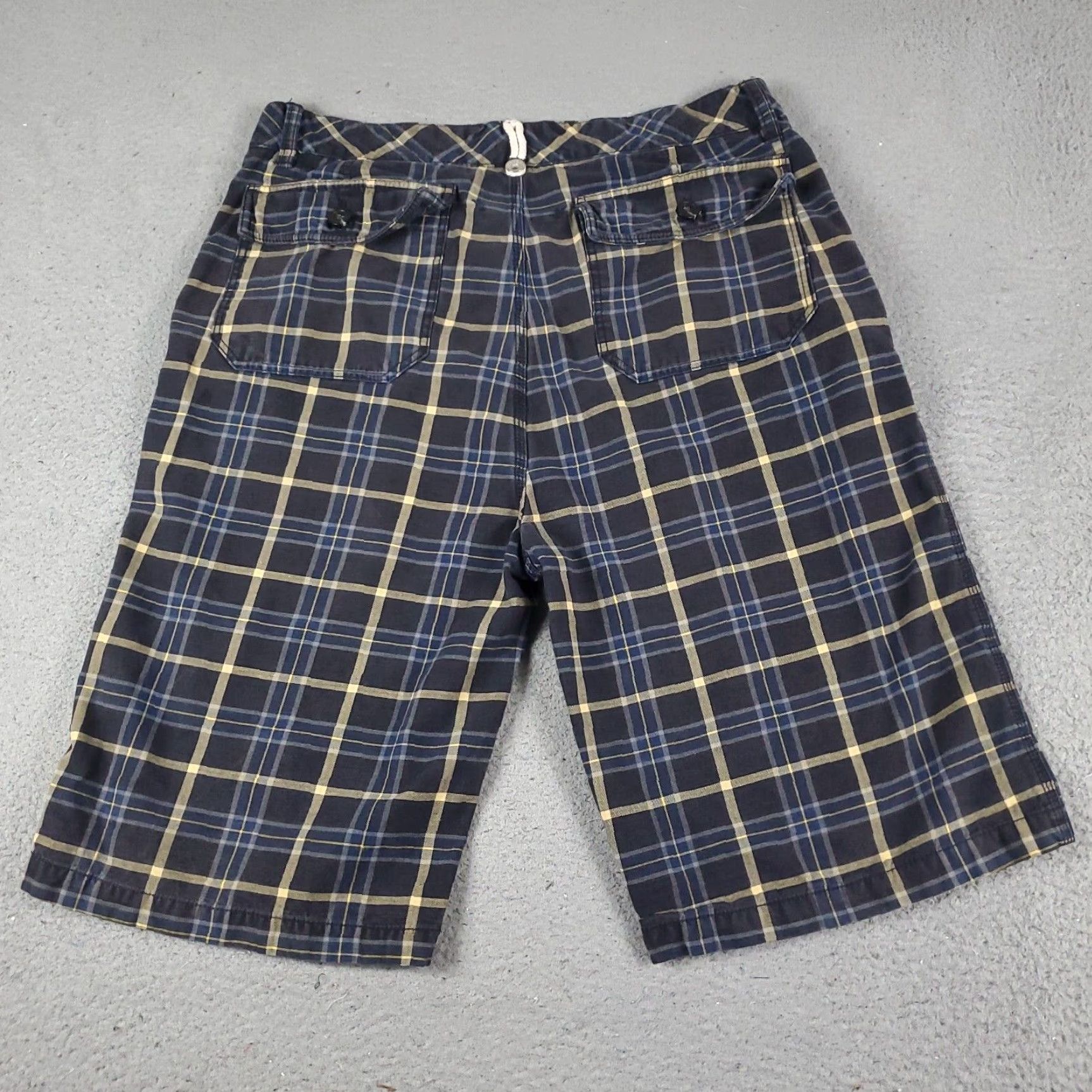 Nautica VINTAGE Nautica Men's Chino Shorts Casual Flat Front Blue Plaid Size 35 Size US 35 - 7 Thumbnail