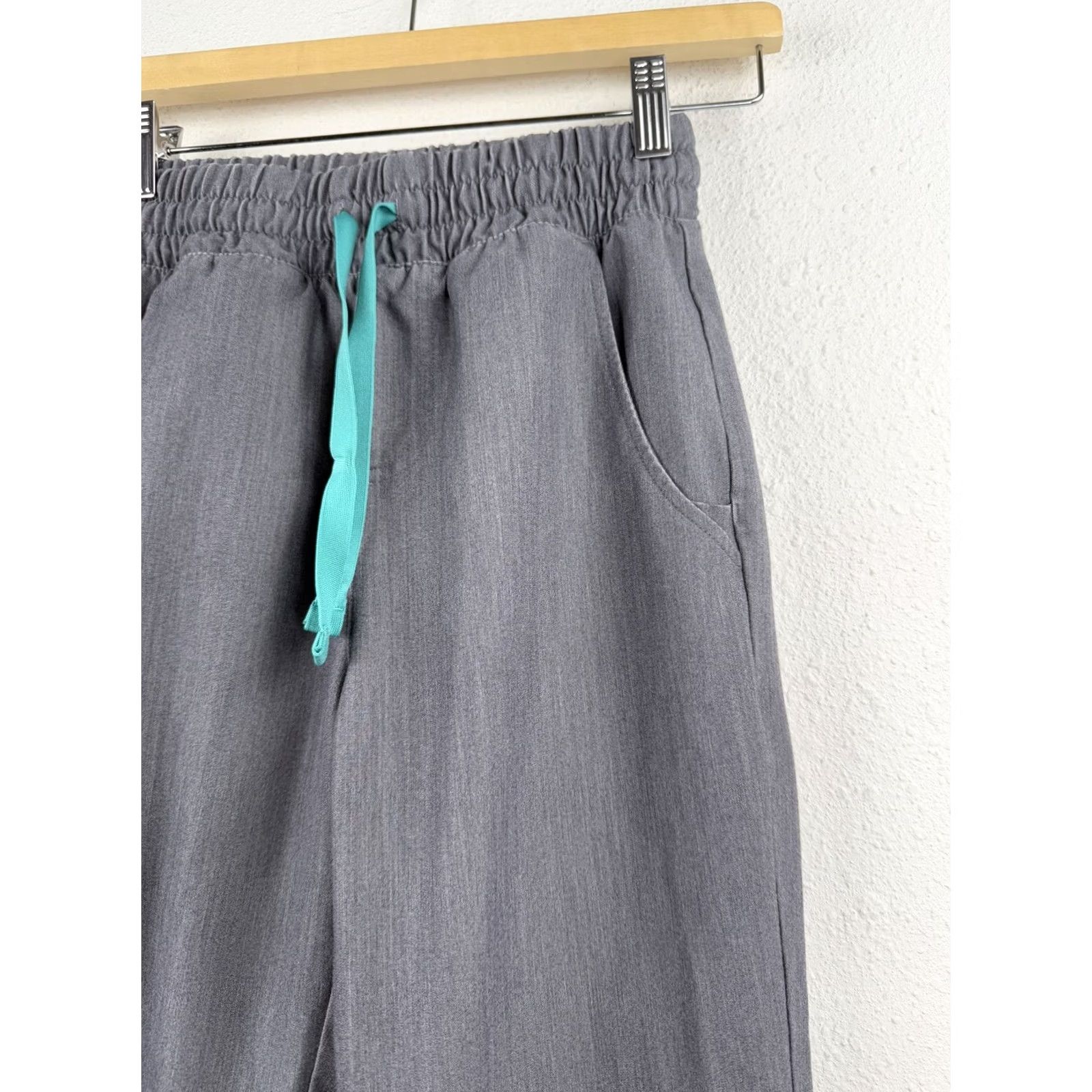 Vintage FIGS Zamora Jogger Scrub Pants Gray Women’s 2XS PETITE Size 24" / US 00 / IT 34 - 4 Thumbnail
