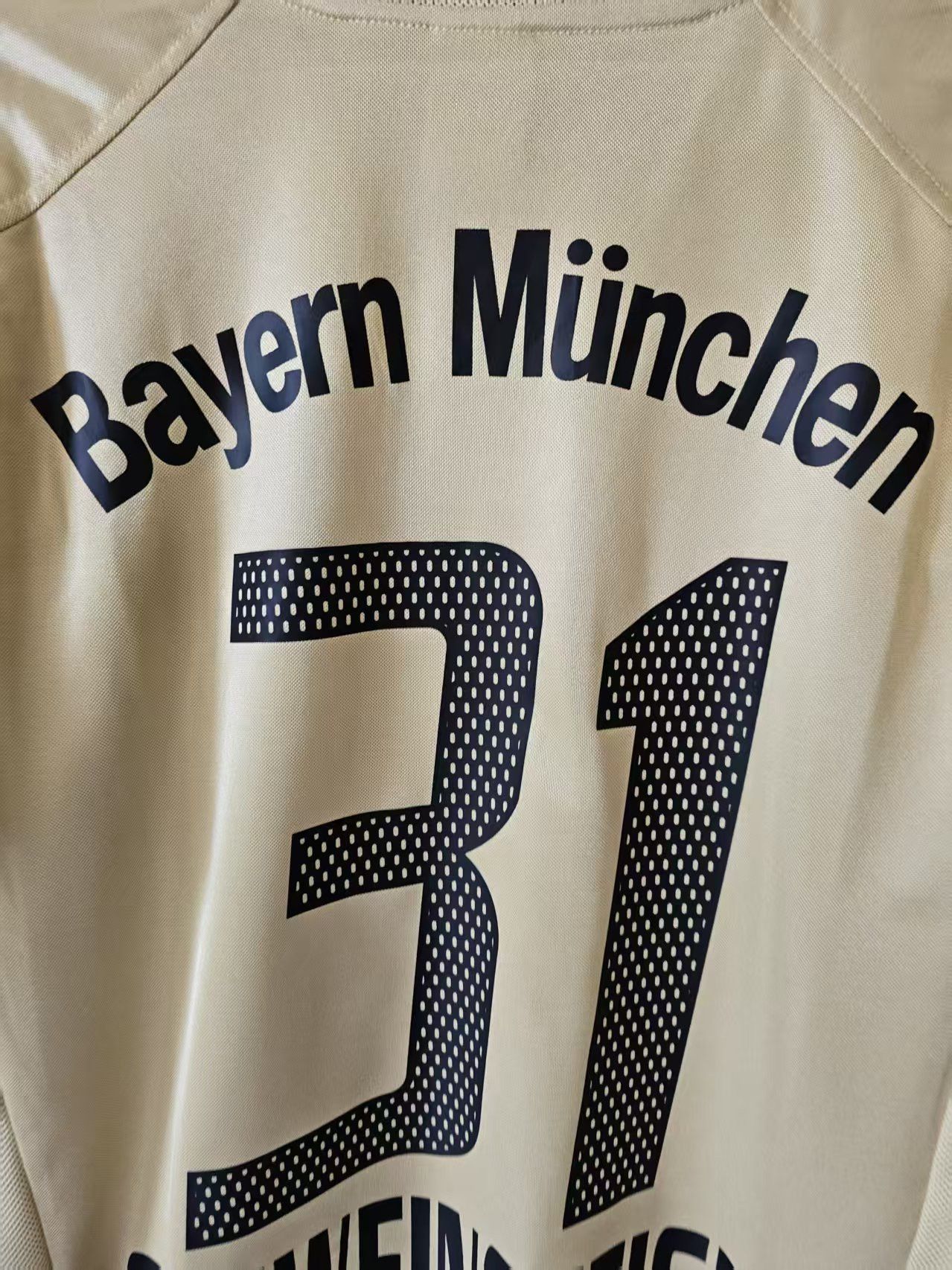 Other 2004 2005 Bayern Munich #31 Schweinsteiger Jersey Size US S / EU 44-46 / 1 - 6 Thumbnail