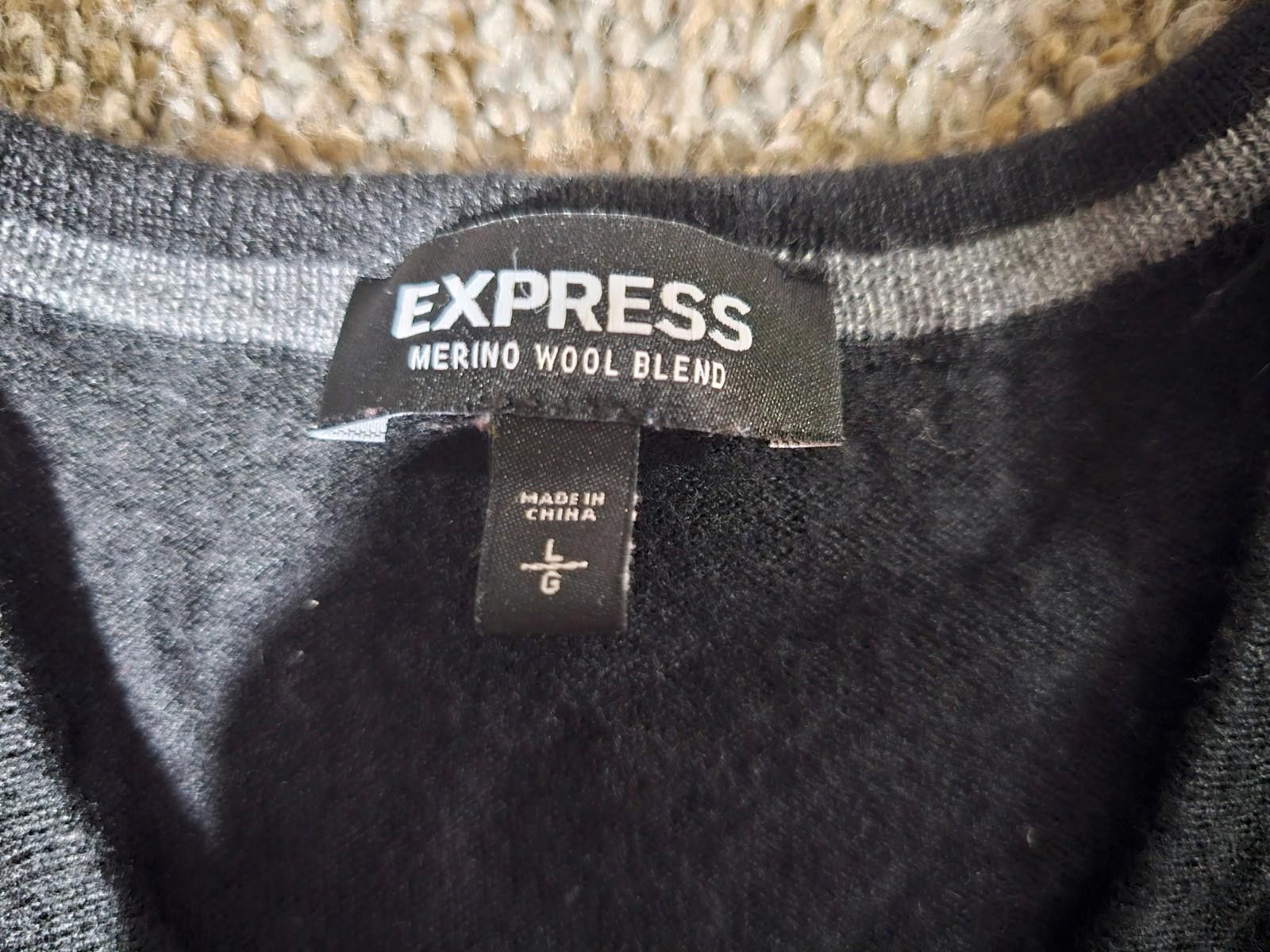 Express Express Men's Vneck Sweater Size L Merino Wool Blend Black Size US L / EU 52-54 / 3 - 3 Thumbnail