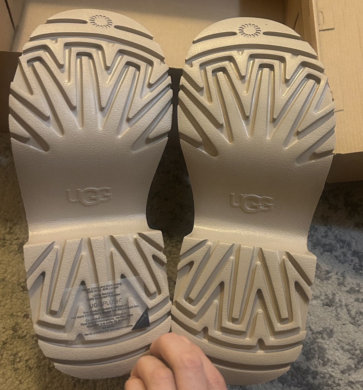 Ugg UGG Classic Ultra Mini New Heights Platform Boot MDSD Size US 8 / IT 38 - 8 Thumbnail