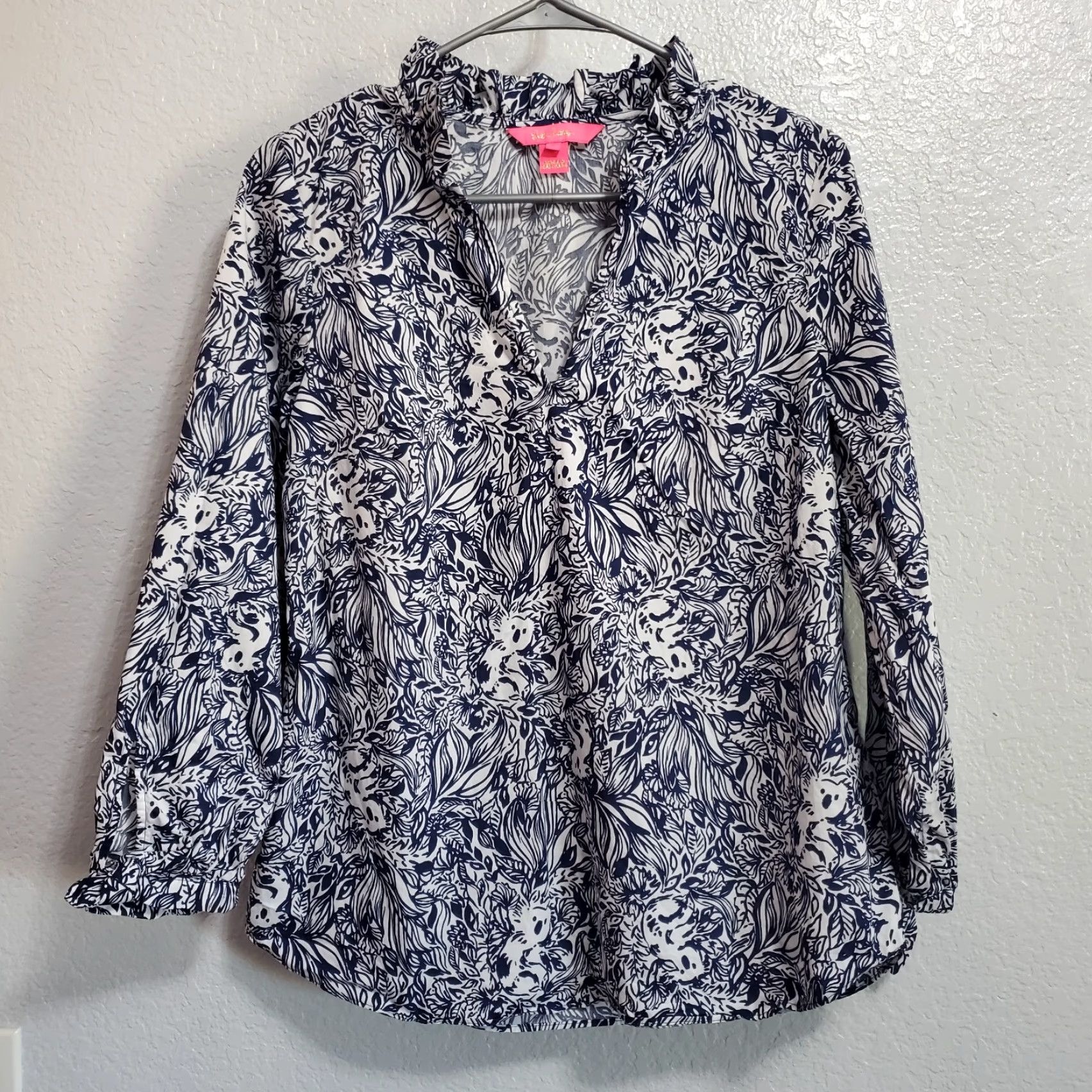 Lilly Pulitzer VINTAGE Lilly Pulitzer Top Women S Sherida High Tide Navy GDay Mate Koala Print Popover Size S / US 4 / IT 40 - 2 Thumbnail