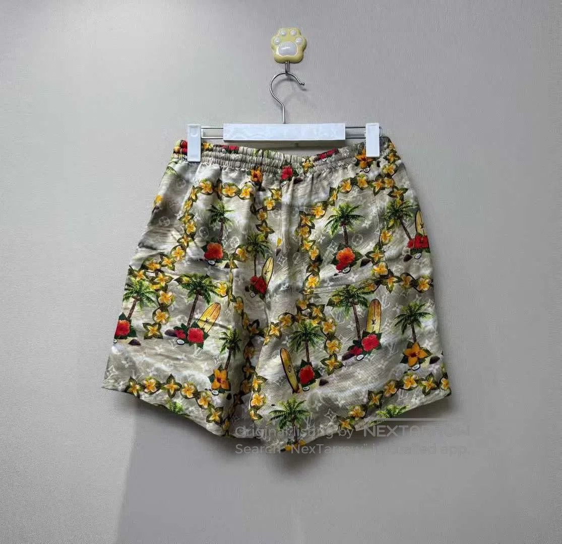 Louis Vuitton Louis Vuitton Floral Palm Tree Print Full Logo Short Pants Size US 34 / EU 50 - 1 Thumbnail