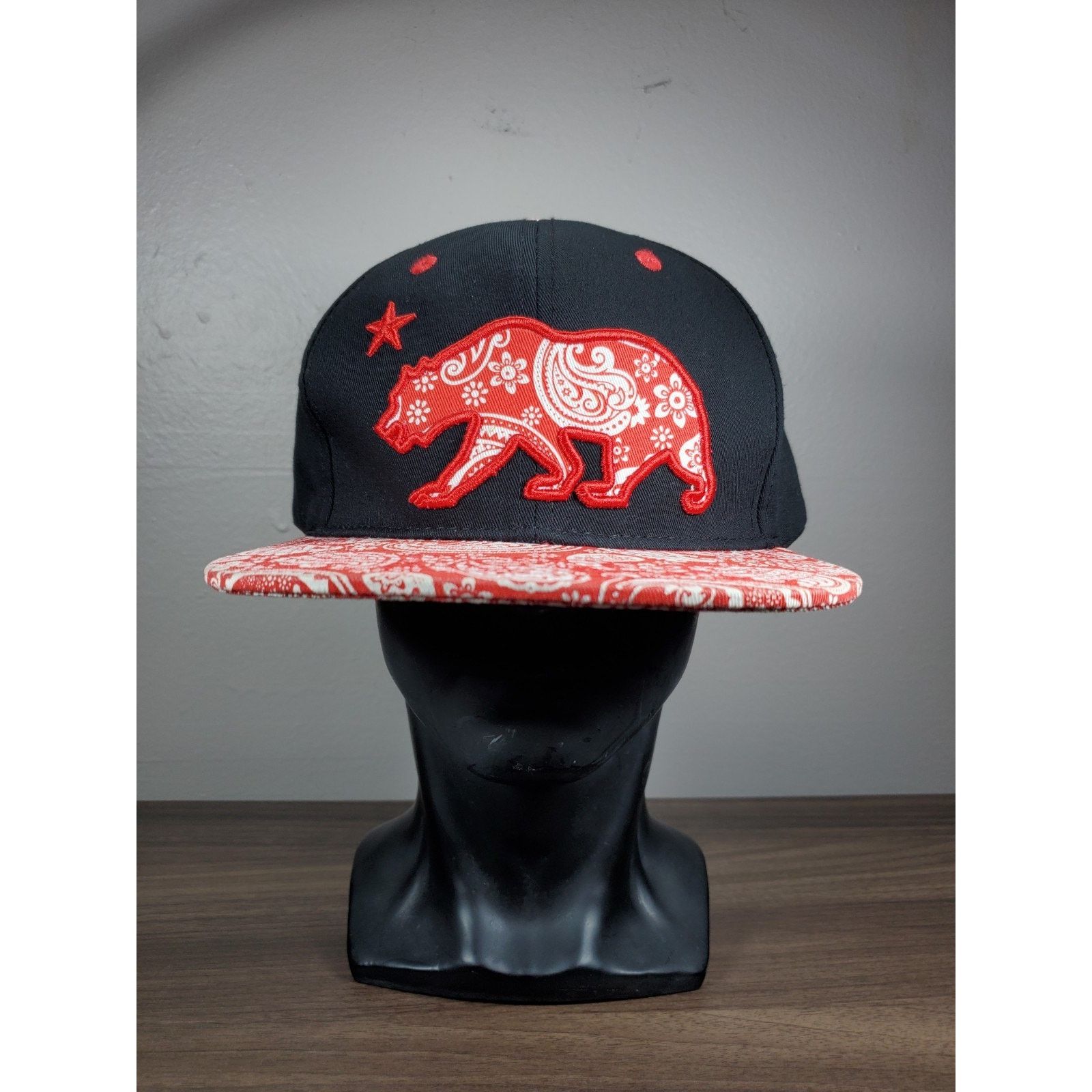 California Republic California Republic Black Red White Paisley Snapback Hat Cap Size ONE SIZE - 2 Thumbnail