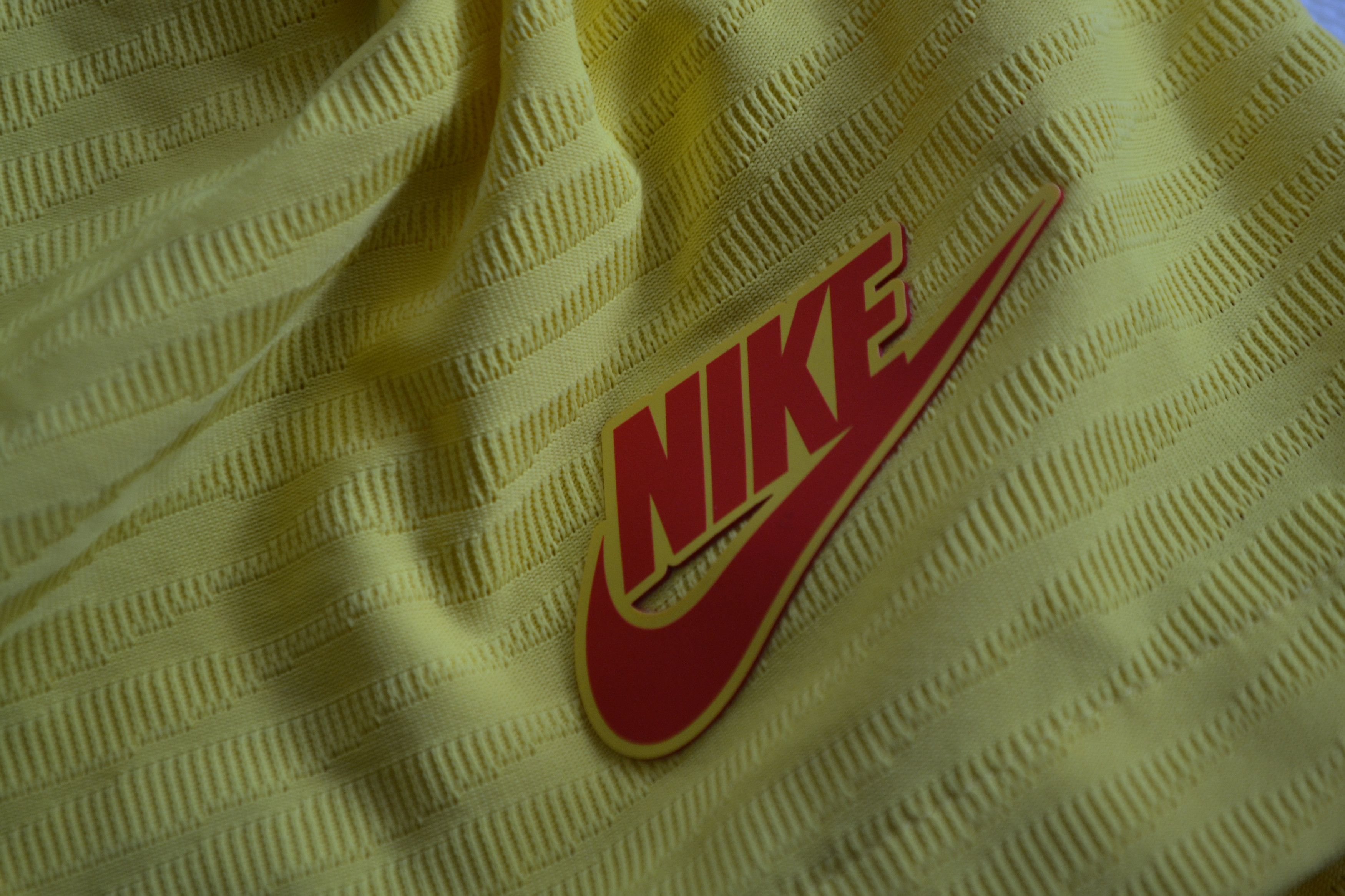 Nike AUTHENTIC Liverpool Third 2021 2022 Football Shorts Soccer Size US 30 / EU 46 - 7 Thumbnail