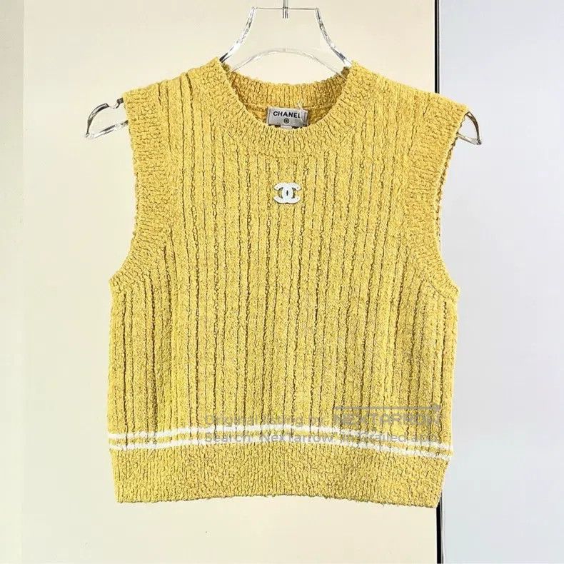 Chanel Chanel 22P yellow knitted vest Size XS / US 0-2 / IT 36-38 - 1 Thumbnail