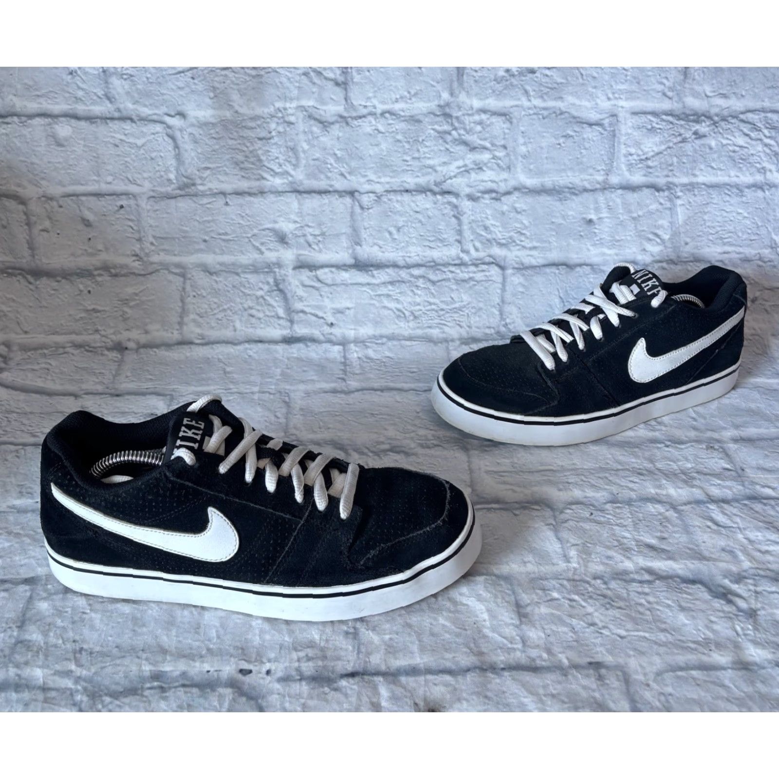 Nike VINTAGE Nike Ruckus LR Black White Skateboarding Sneakers 395770-003 Mens Size 9 Size US 9 / EU 42 - 2 Thumbnail