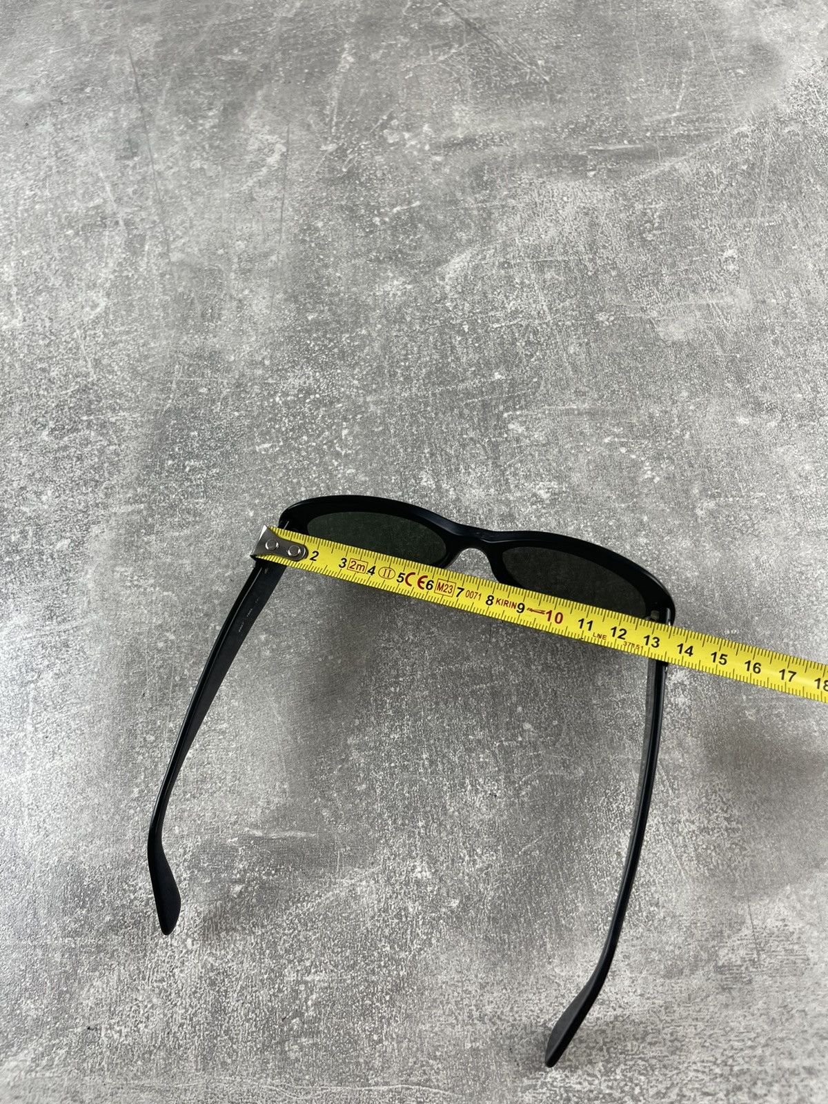 Yves Saint Laurent Yves Saint Laurent YSL Logo Oval Black Vintage Sunglasses Size ONE SIZE - 9 Thumbnail