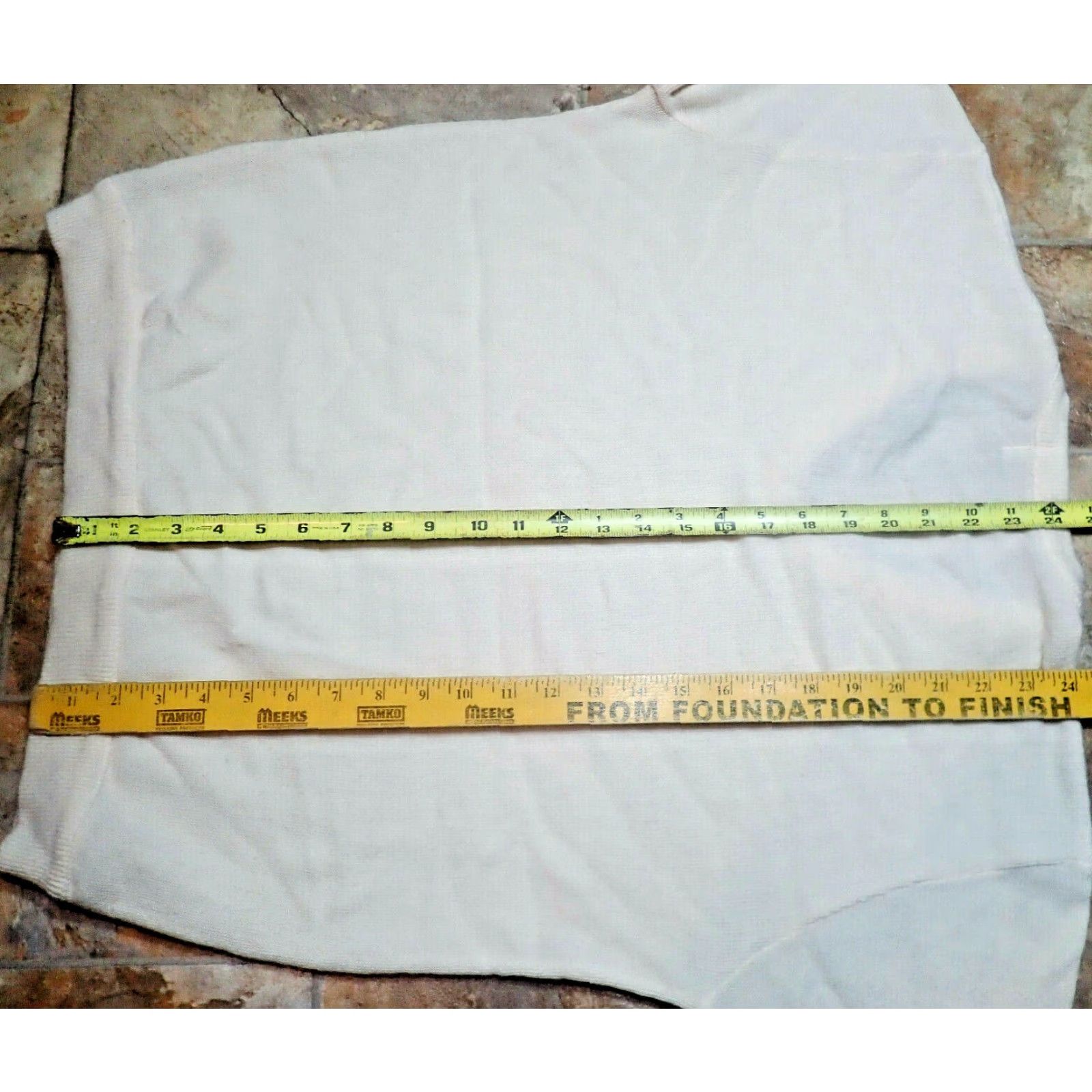 Izod VINTAGE Izod Lacoste Cream White V-Neck Pullover Sweater Men's Large USA Made Acrylic Lightweight Long Sleeve Size US L / EU 52-54 / 3 - 7 Thumbnail