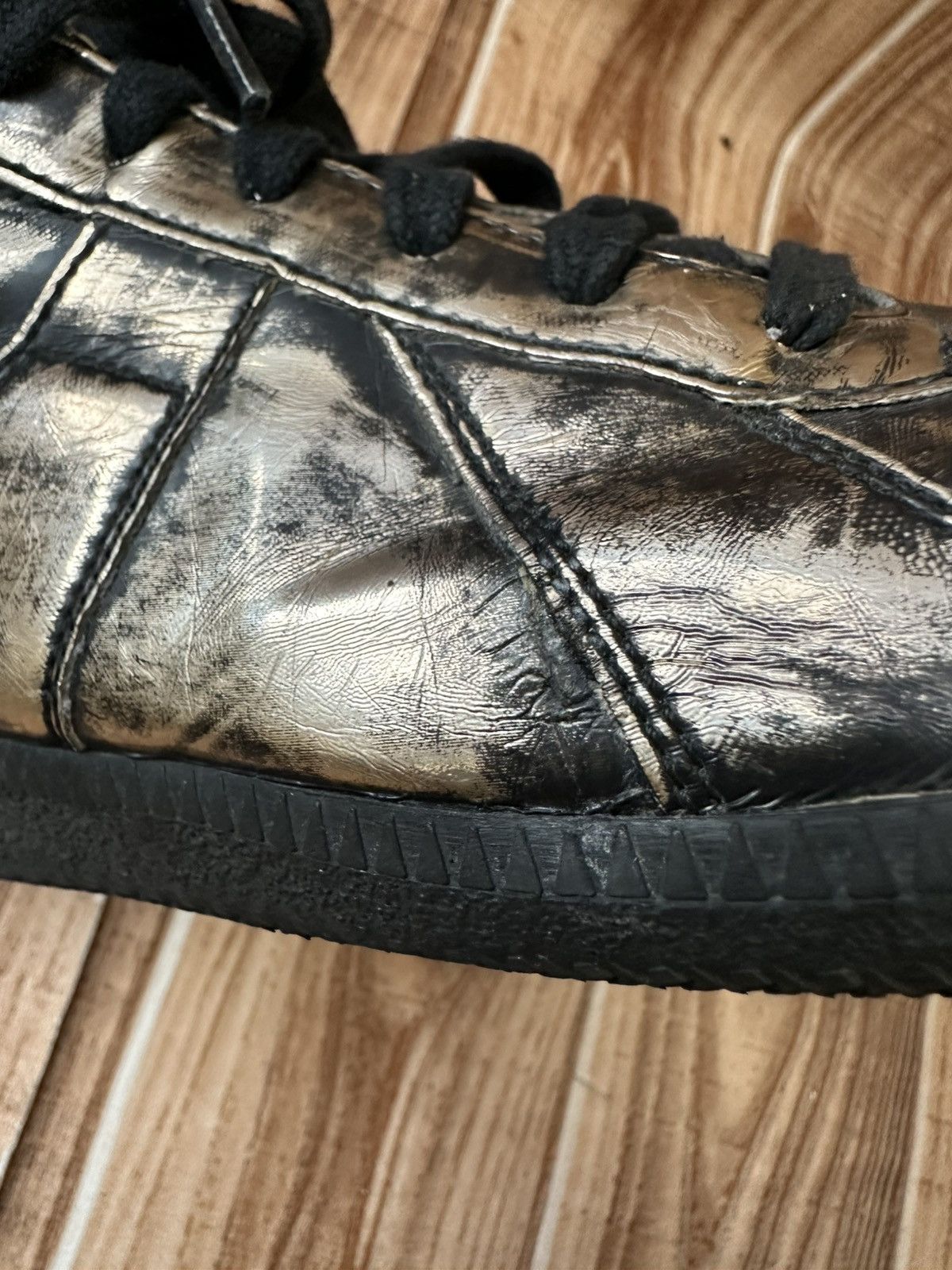 Maison Margiela Maison Margiela Black/Silver Metallic Leather Lowtop Sneaks Size US 7 / IT 37 - 21 Thumbnail
