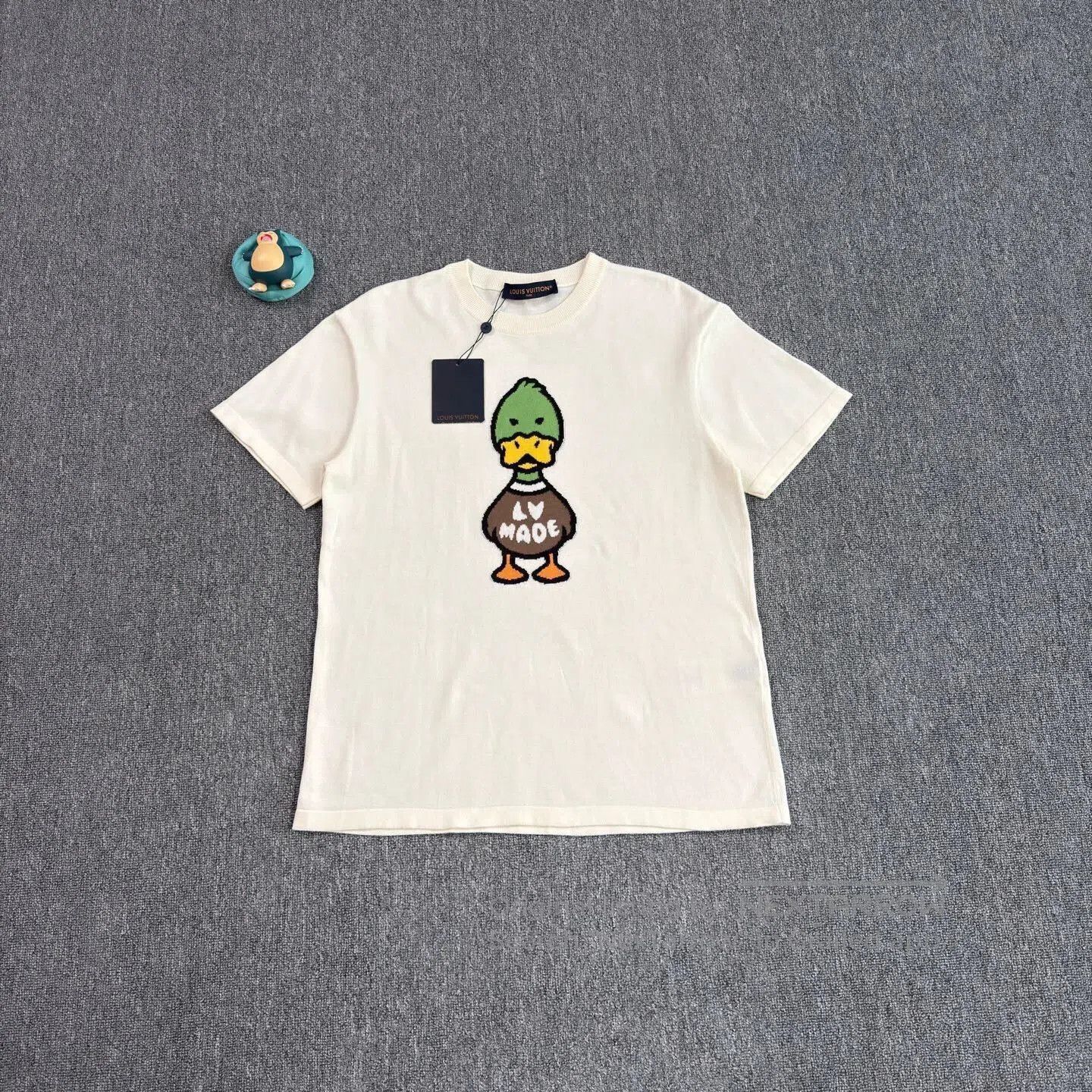 Louis Vuitton Beige Short Sleeve Shirt with Duck Graphic. Size US S / EU 44-46 / 1 - 1 Thumbnail
