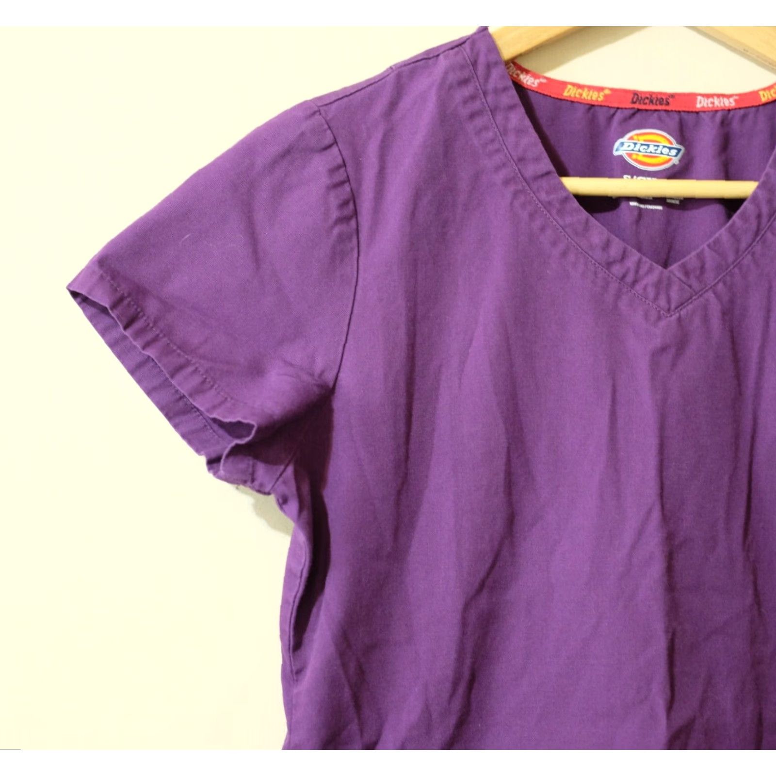 Dickies Dickies Scrub Top Purple V-Neck Size S Womens Eggplant 85906 Medical Shirt Size US S / EU 44-46 / 1 - 2 Thumbnail