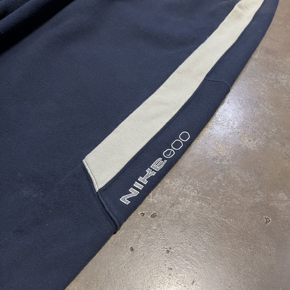 Nike Vintage Nike Cotton Sweatpants Wide Leg Baggy Swoosh Logo Size US 35 - 5 Thumbnail