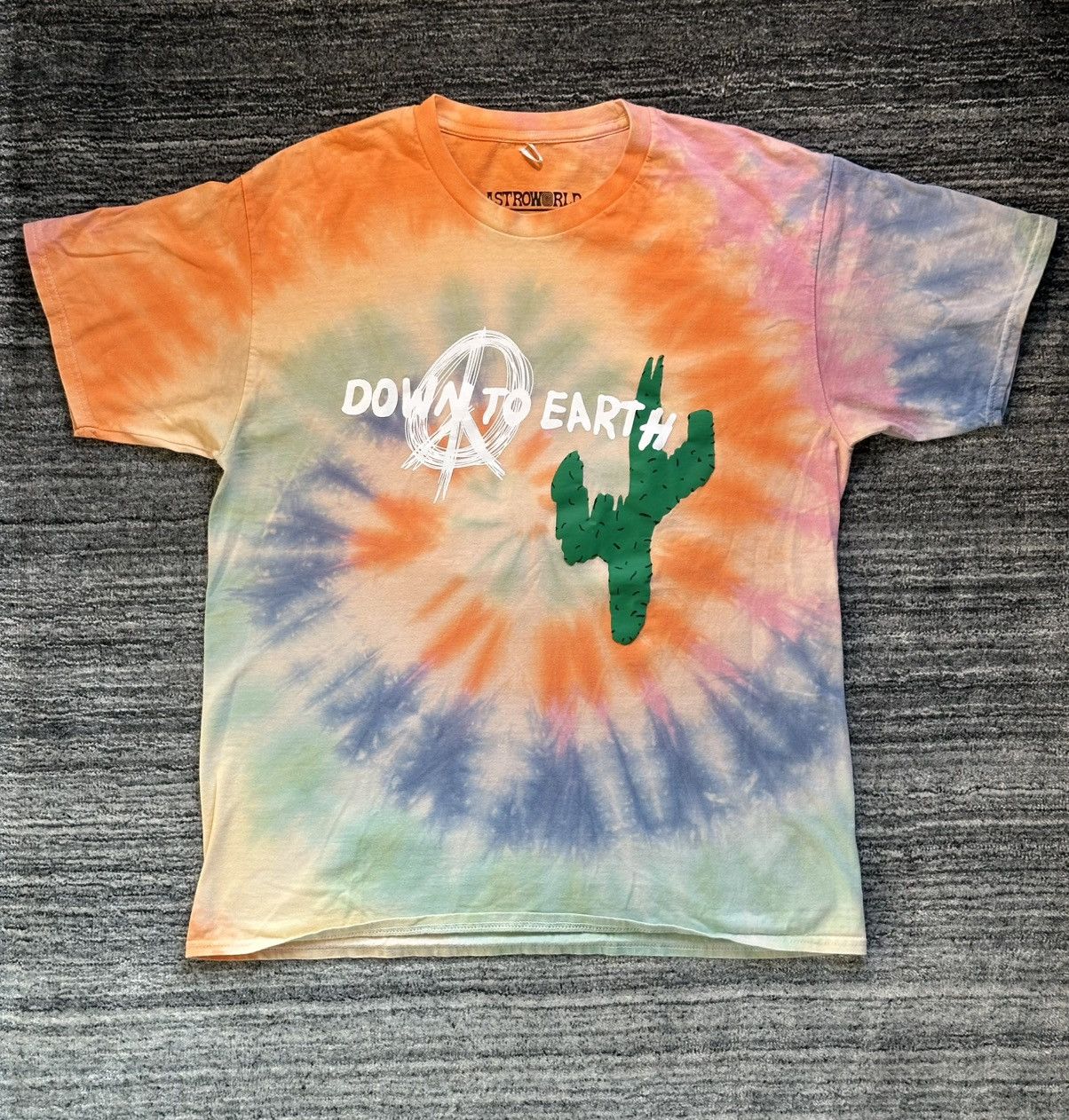 Travis Scott Travis Scott DSM 2019 Tie-Dye “Down to Earth” Short Sleeve Size US L / EU 52-54 / 3 - 1 Thumbnail