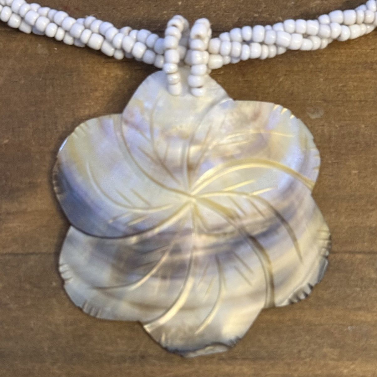 Vintage Vintage white beaded mother of pearl flower necklace Size ONE SIZE - 3 Thumbnail