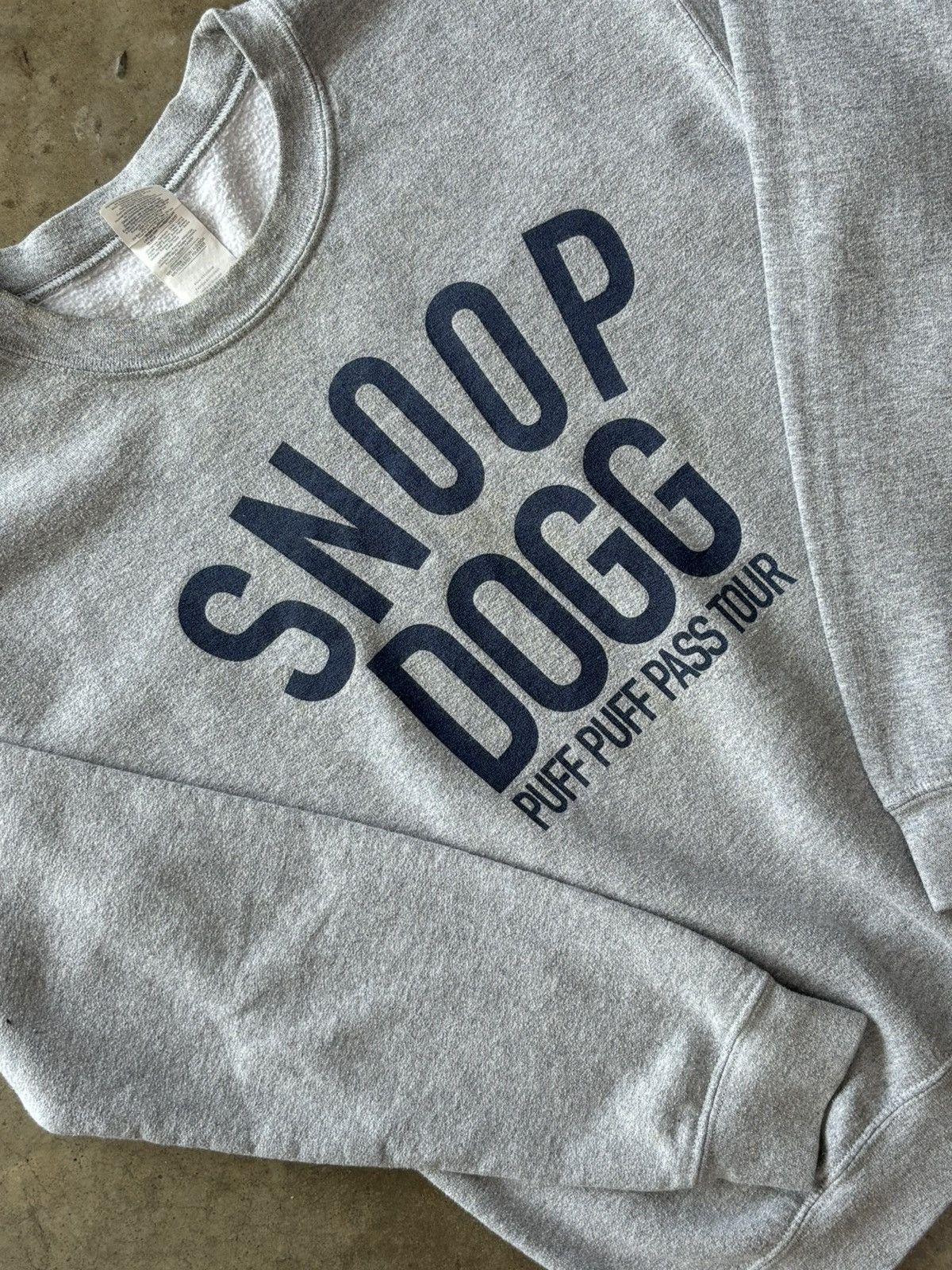 Snoop Dogg × Vintage Vintage 2004 Snoop Dogg Puff Puff Pass Tour Crewneck Small Size US S / EU 44-46 / 1 - 1 Thumbnail