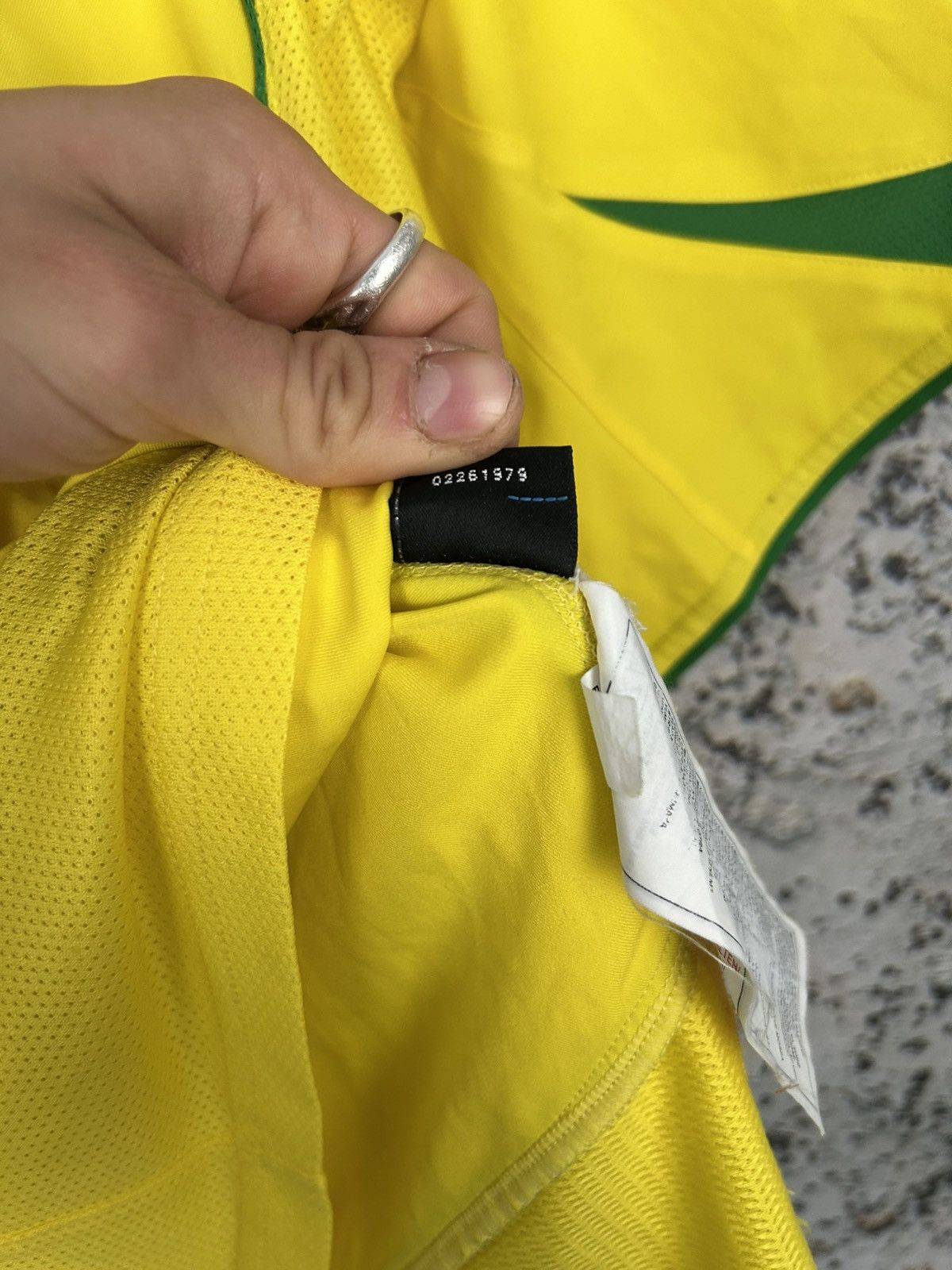 Nike Vintage Nike Brazil Soccer Jersey Football Sportswear Size US L / EU 52-54 / 3 - 7 Thumbnail