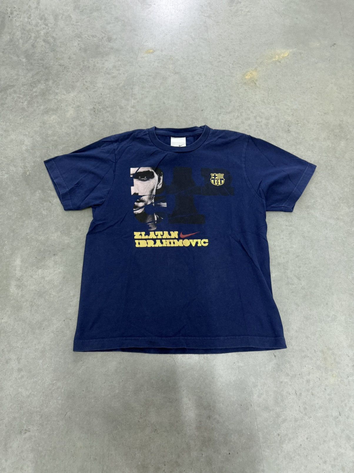 Nike Vintage FC Barcelona Zlatan Ibrahimovic Nike Soccer T Shirt Size US S / EU 44-46 / 1 - 1 Thumbnail