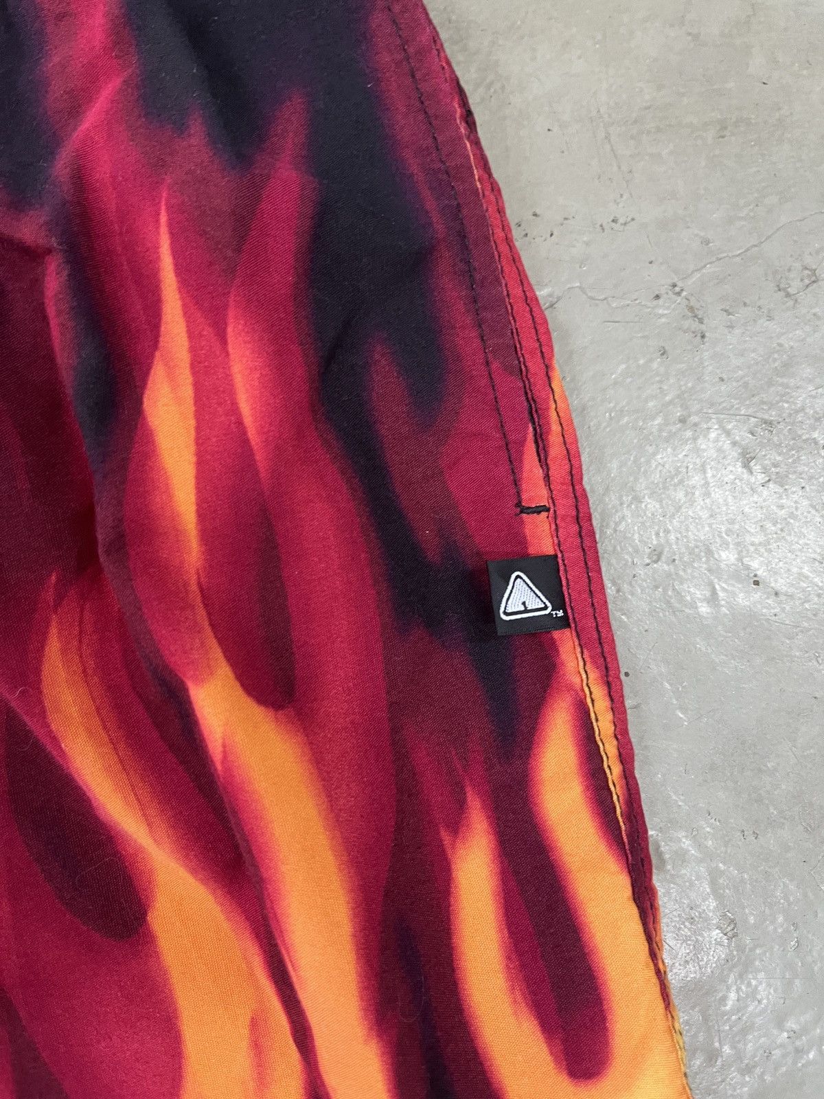 Airwalk Y2K Flame Airwalk Eric Emanuel Prada Palm Angels Style Short Size US 32 / EU 48 - 4 Thumbnail