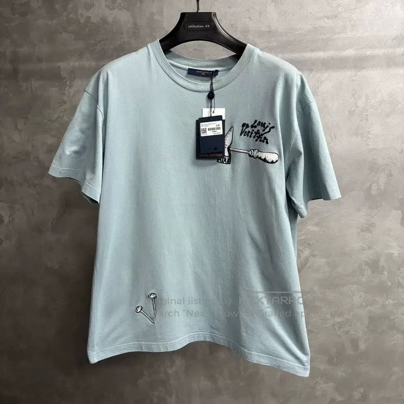 Louis Vuitton Louis Vuitton Blue tool graphic embroidered short sleeve T Size US L / EU 52-54 / 3 - 1 Thumbnail
