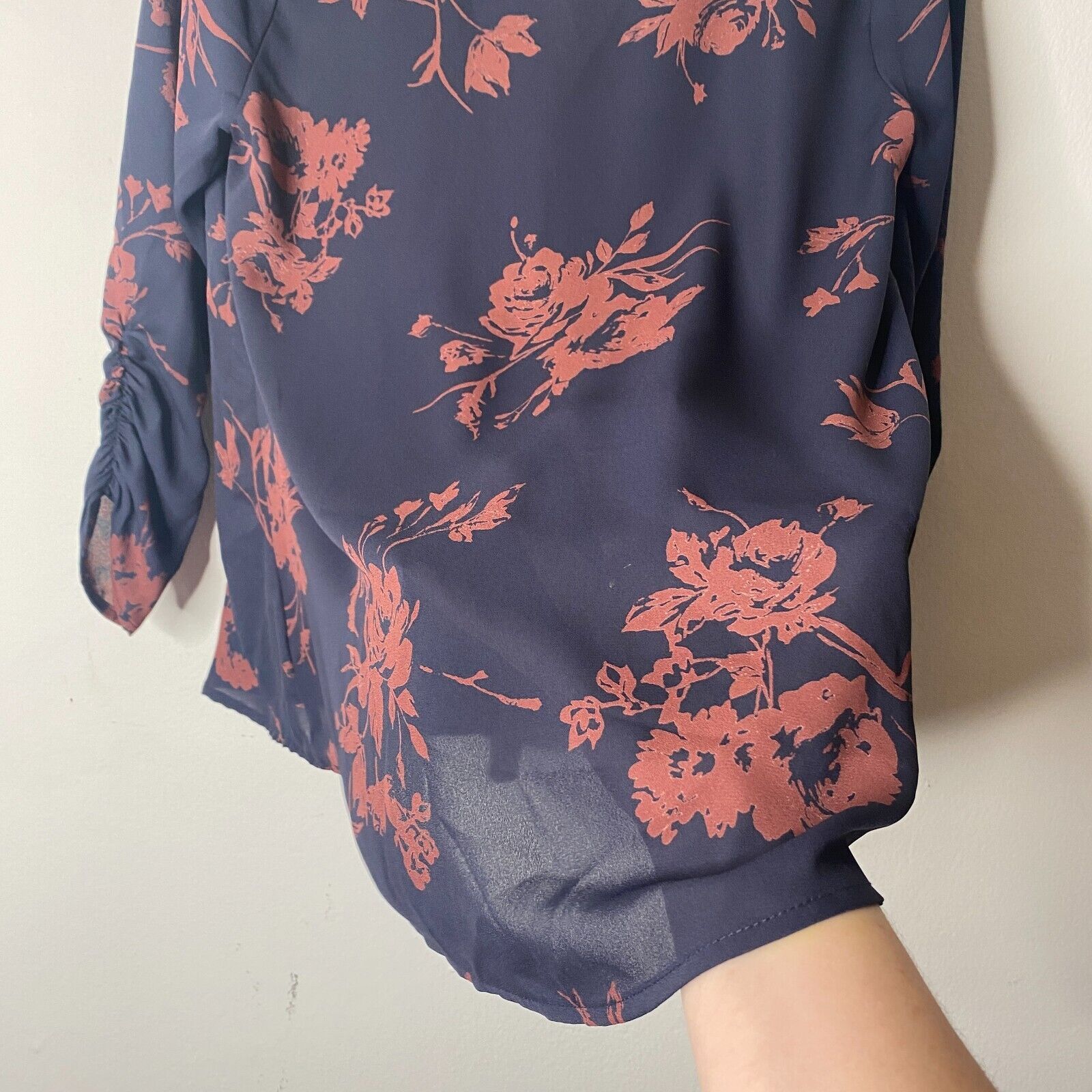 Other Evereve Allison Joy Alexa Crossover Top Floral VNeck XS Size XS / US 0-2 / IT 36-38 - 7 Thumbnail