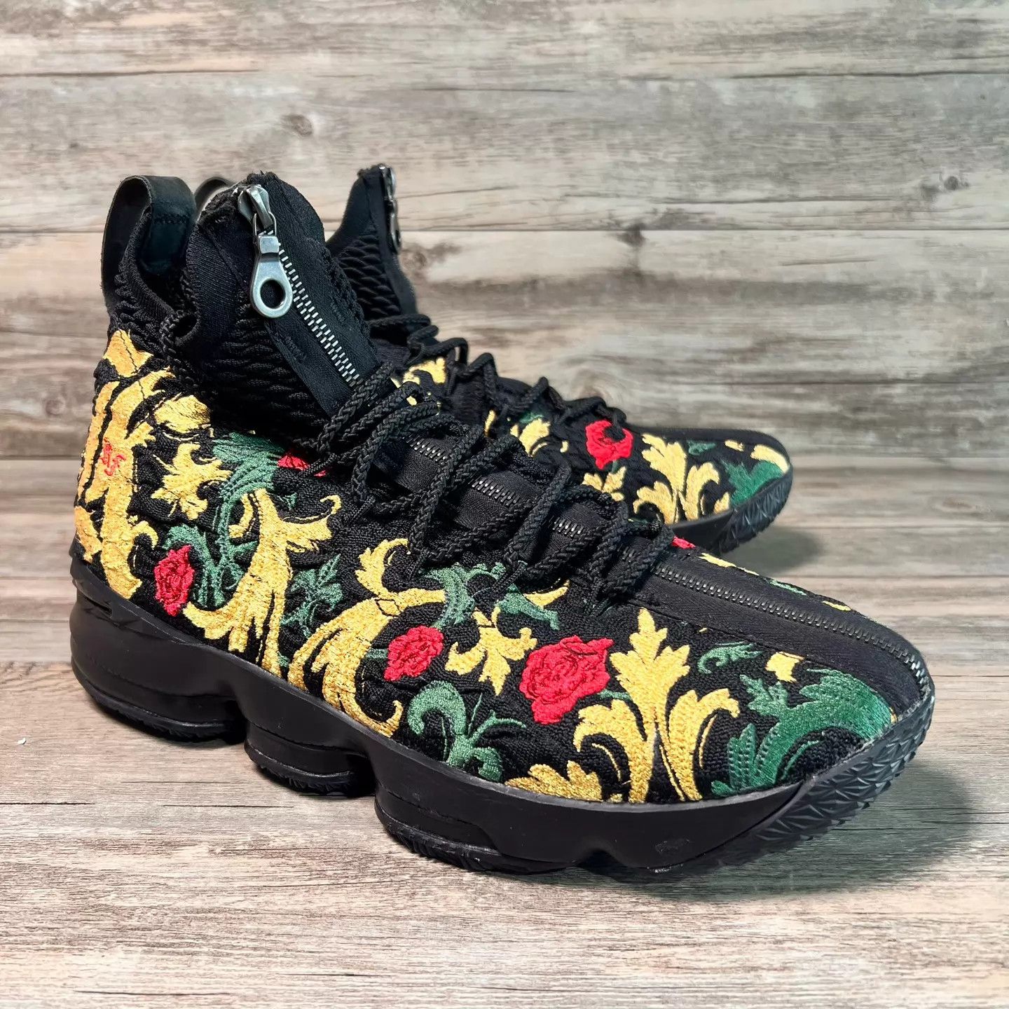 Nike Nike LeBron 15 KITH Black Gold Floral Zip 45 Size US 11 / EU 44 - 2 Thumbnail