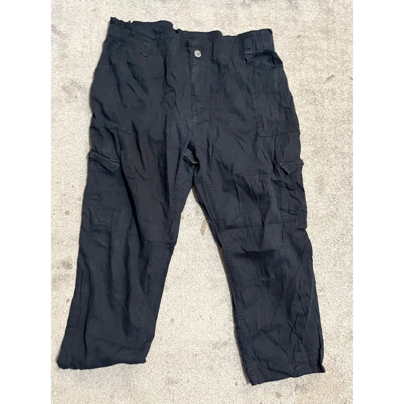 Old Navy Old Navy Cargo Pants Women’s XL Black Low Rise Cropped Distressed Size 40" / US 18 - 2 Thumbnail
