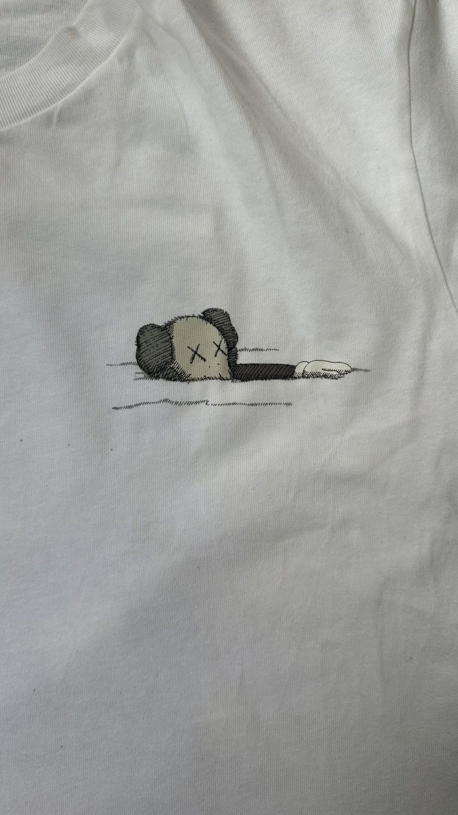 Kaws KAWS UNIQLO GRAPHIC PRINT TEE Size US S / EU 44-46 / 1 - 3 Thumbnail