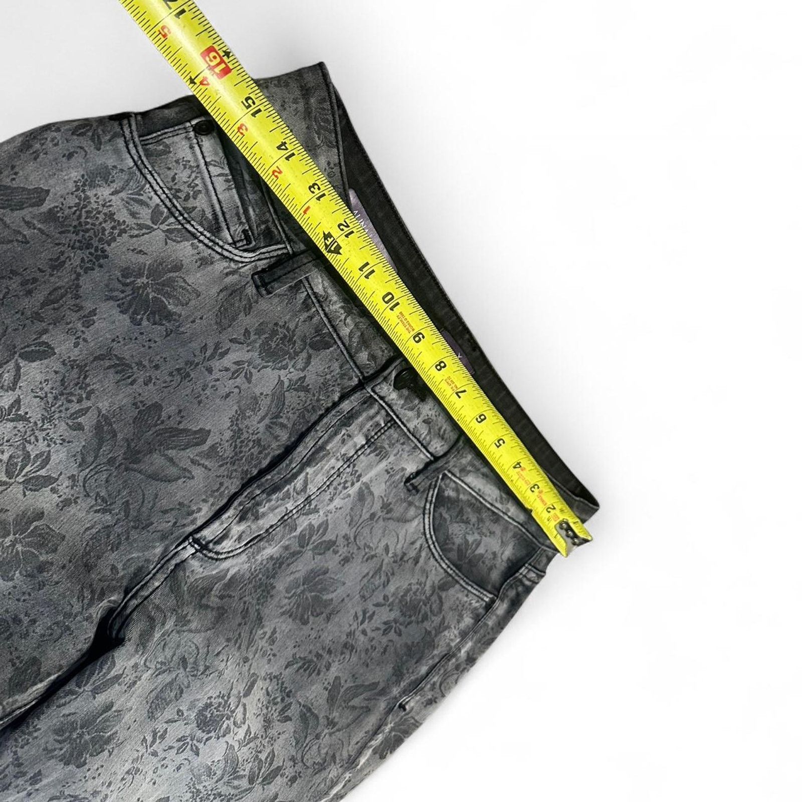 Other Alina black floral print distressed jeans Size 28" / US 6 / IT 42 - 3 Thumbnail