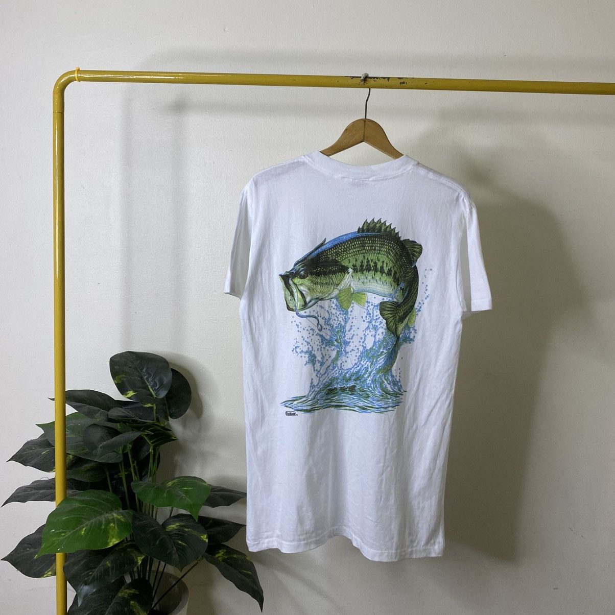 Vintage 1990s Outdoor Bass Fish T Shirt Size US L / EU 52-54 / 3 - 1 Thumbnail