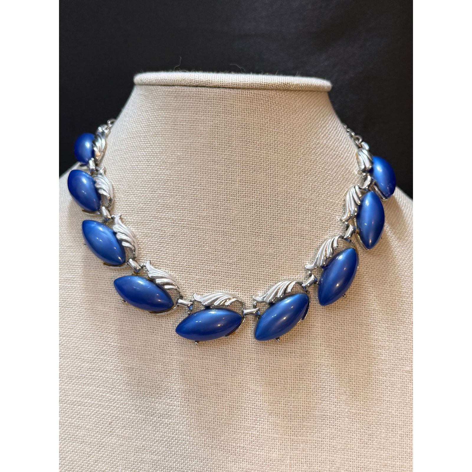 Other Vintage Distressed Blue Thermoset Leaf Necklace 16” Size ONE SIZE - 6 Thumbnail