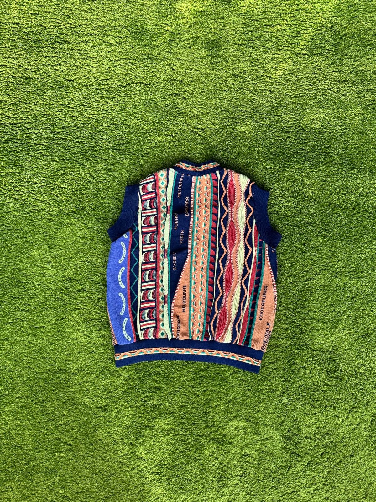 Coogi Coogi 2U coloured cable knit Y2K vintage sweater vest Size US L / EU 52-54 / 3 - 4 Thumbnail
