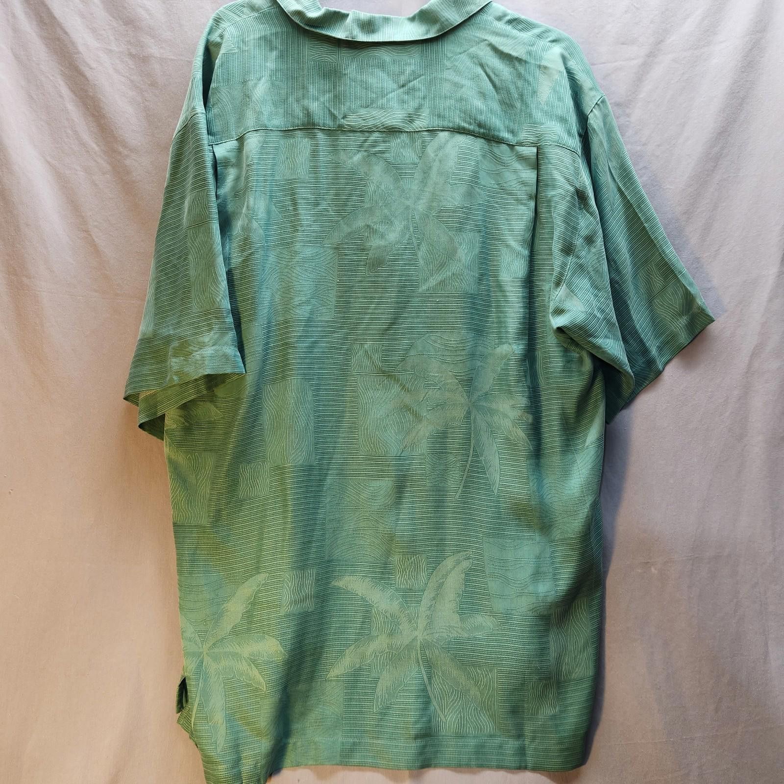 Tommy Bahama Tommy Bahama Green Silk Floral Hawaiian Shirt Size Large Size US L / EU 52-54 / 3 - 6 Thumbnail