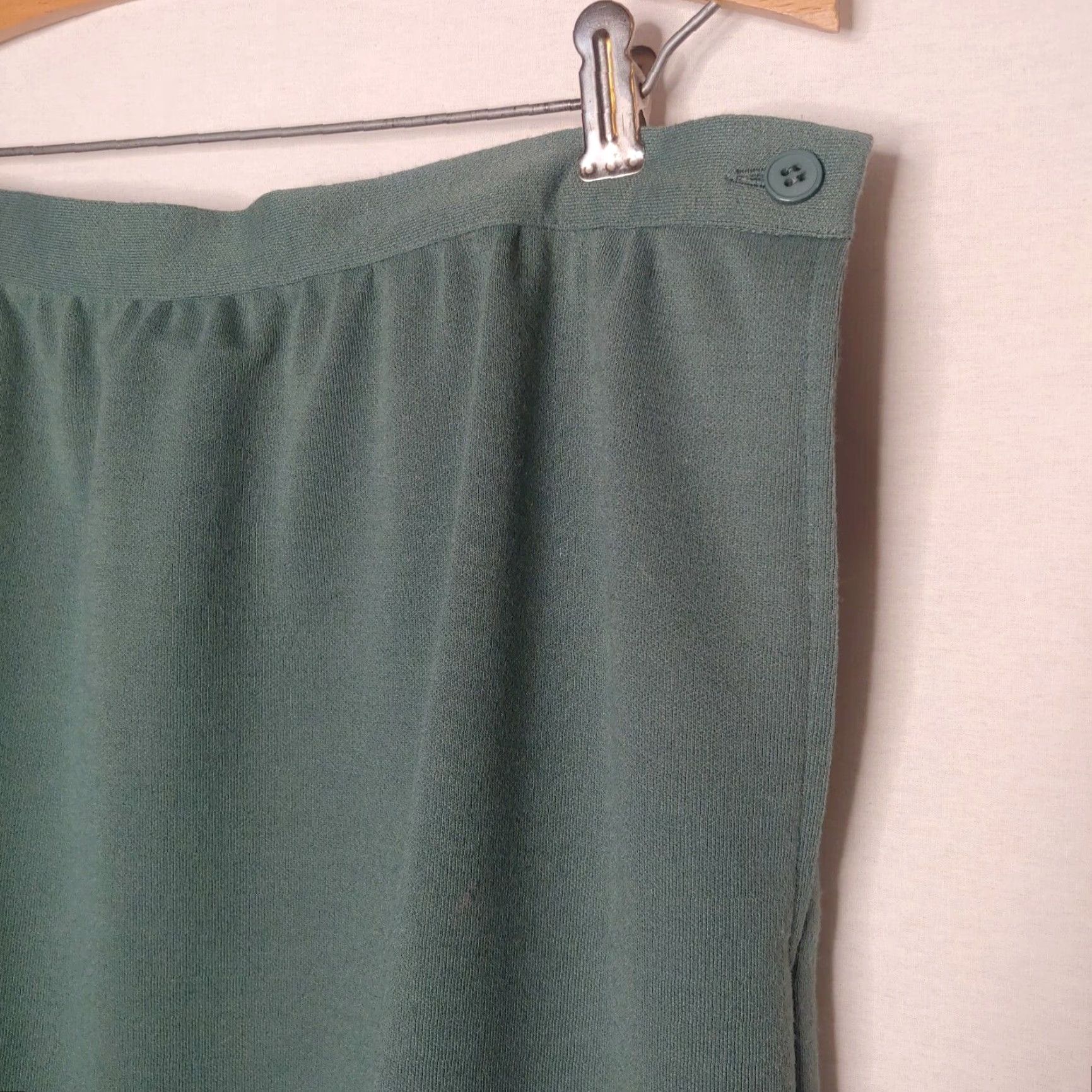 Vintage VINTAGE ILGWU Smith And Jones Skirt 16/18 Green Sage Flat Front Pencil Mid-calf Womens Shoes? Size 38" / US 16 / IT 52 - 3 Thumbnail