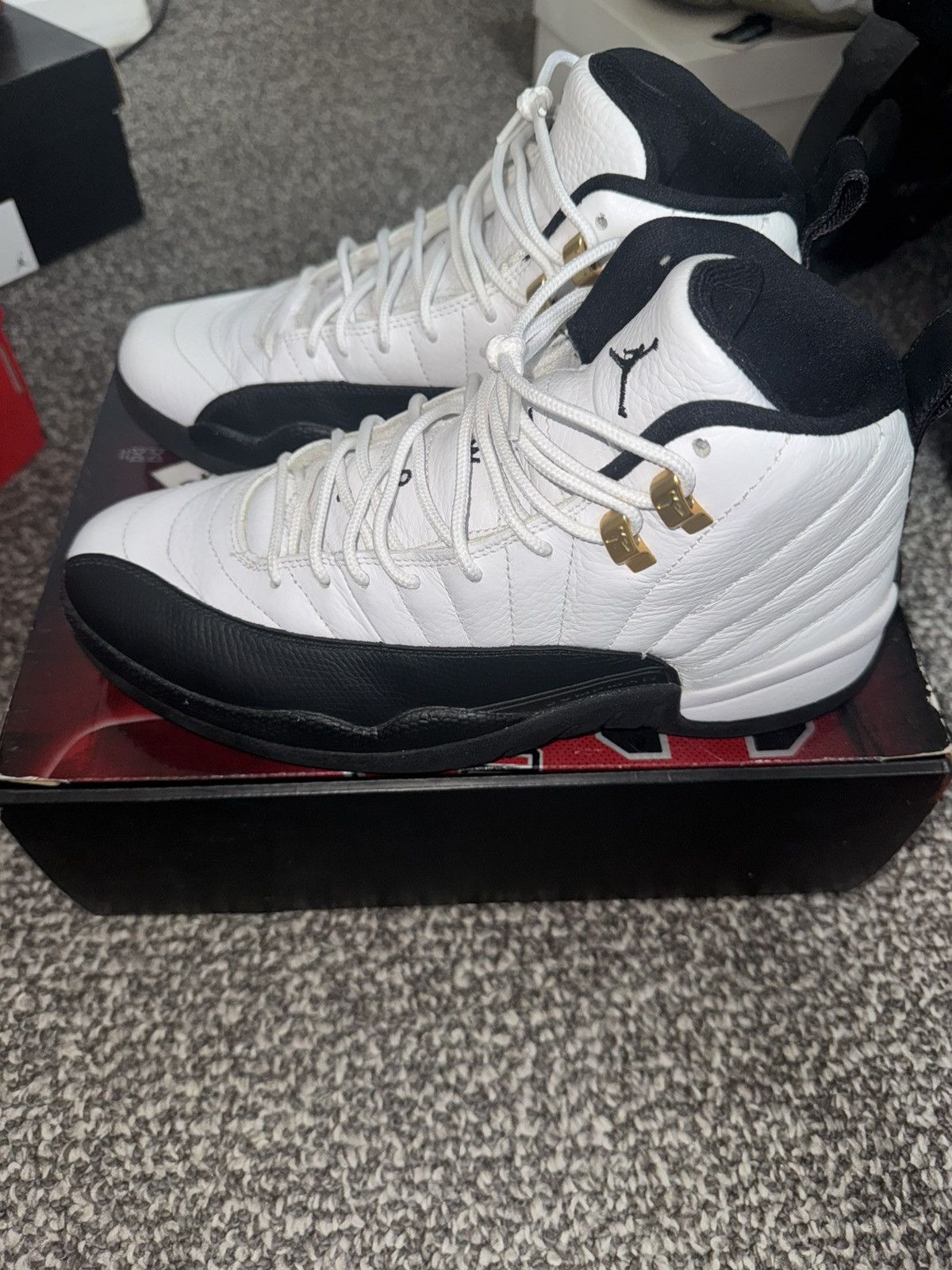 Jordan Brand Jordan 12 Retro CDP Taxi 2008 Size US 9 / EU 42 - 1 Thumbnail