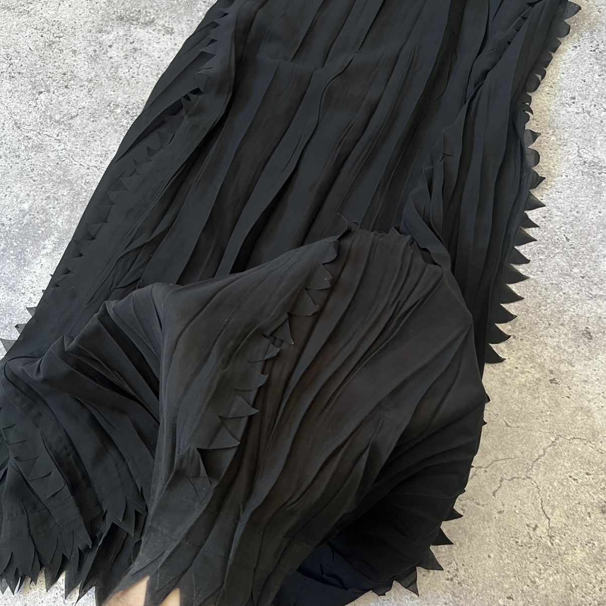 Issey Miyake RARE Issey Miyake Pleated Midi Dress Spiky Sawtooth Trim Size S / US 4 / IT 40 - 5 Thumbnail
