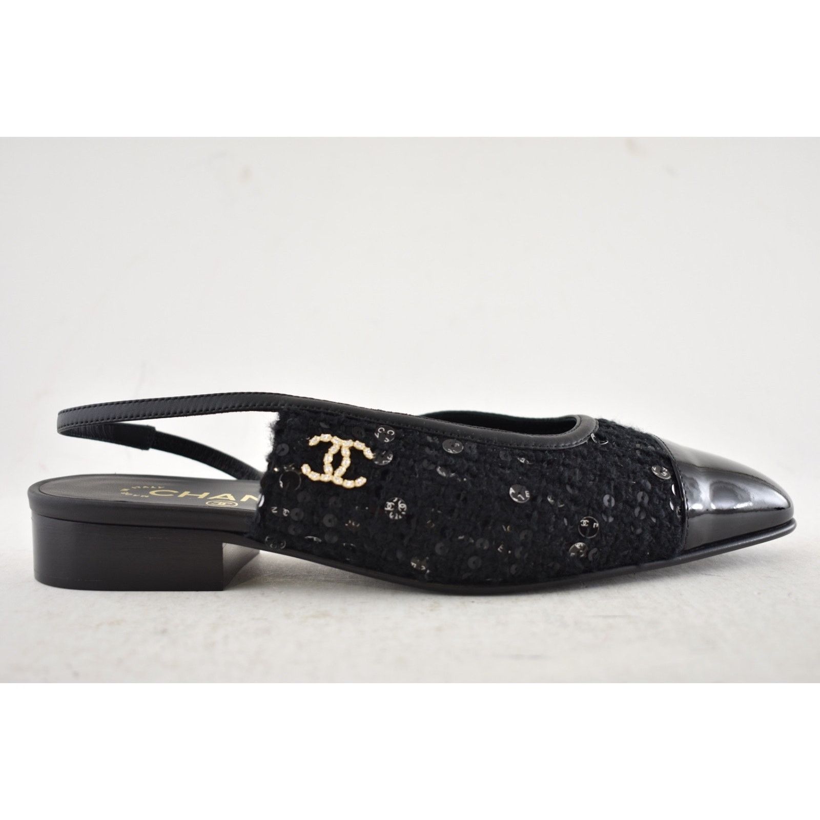 Chanel Chanel Black Wool Tweed Patent CC Slingback Flat 38 Size US 8 / IT 38 - 2 Thumbnail