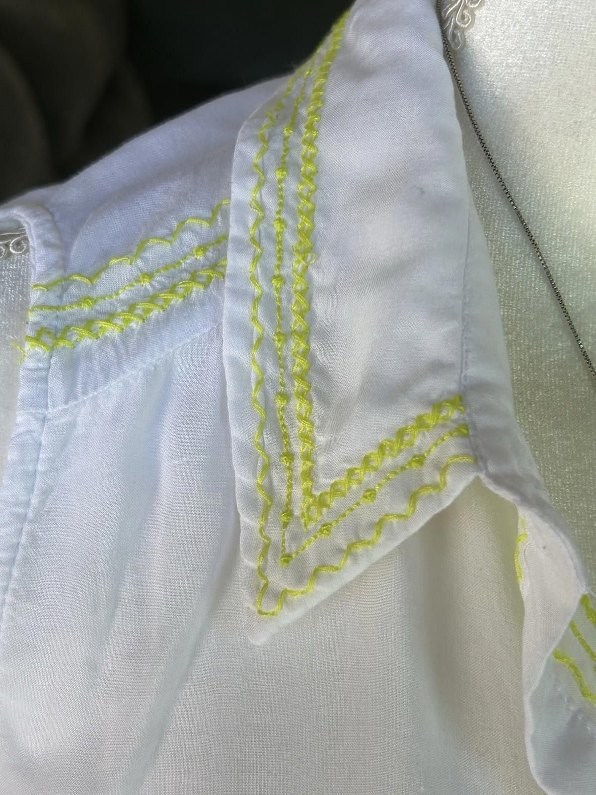 Other Ali & Kris Sleeveless Top Embroidered 100% Rayon Coquette Size L / US 10 / IT 46 - 2 Thumbnail