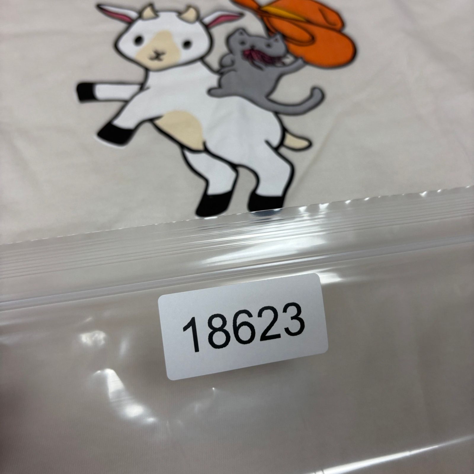 Canvas The Marvels Cast VFX Crew 2023 Alien Cat Shirt Men's M Size US M / EU 48-50 / 2 - 9 Thumbnail