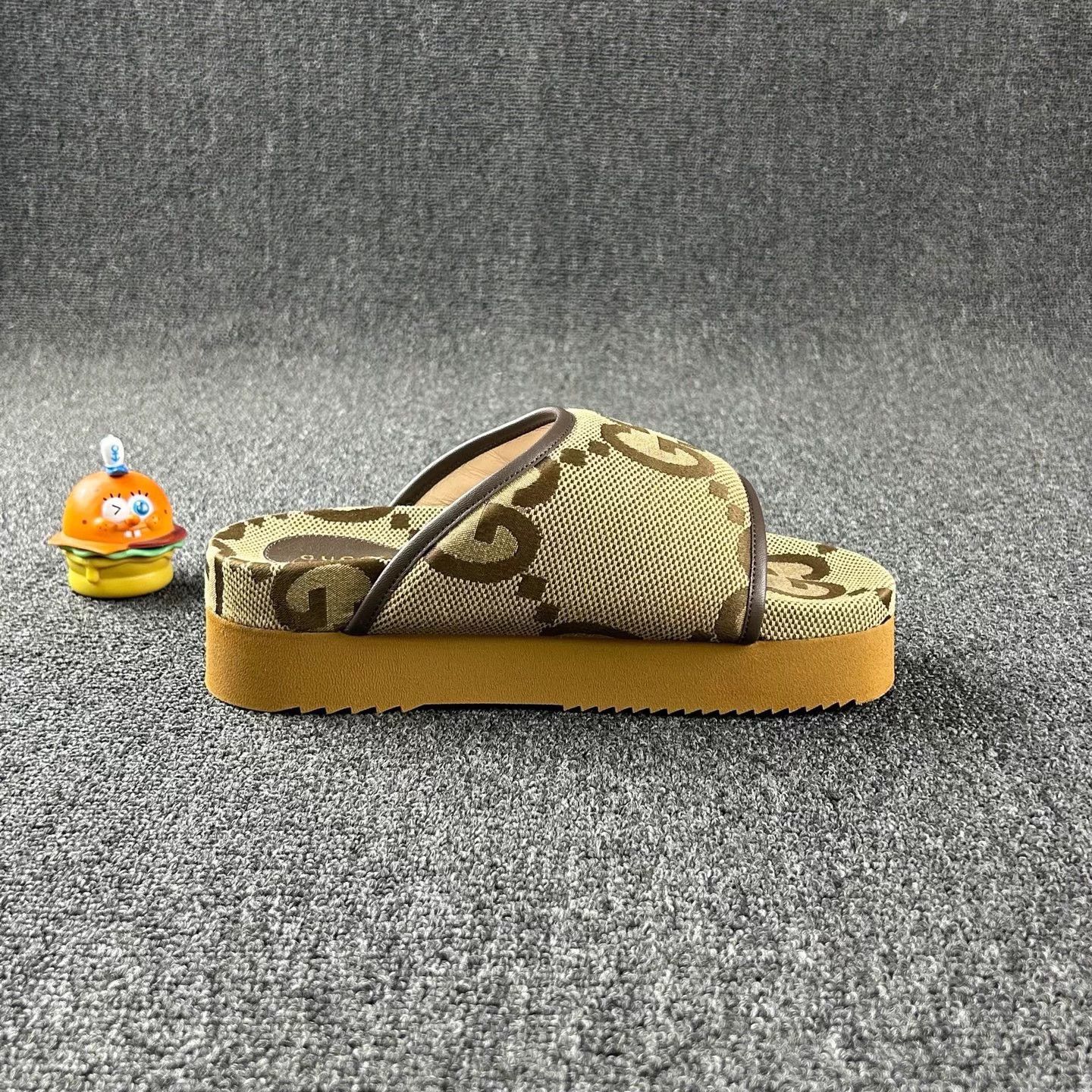 Gucci Gucci GG monogram slide slippers size 37 Size US 7 / IT 37 - 4 Thumbnail
