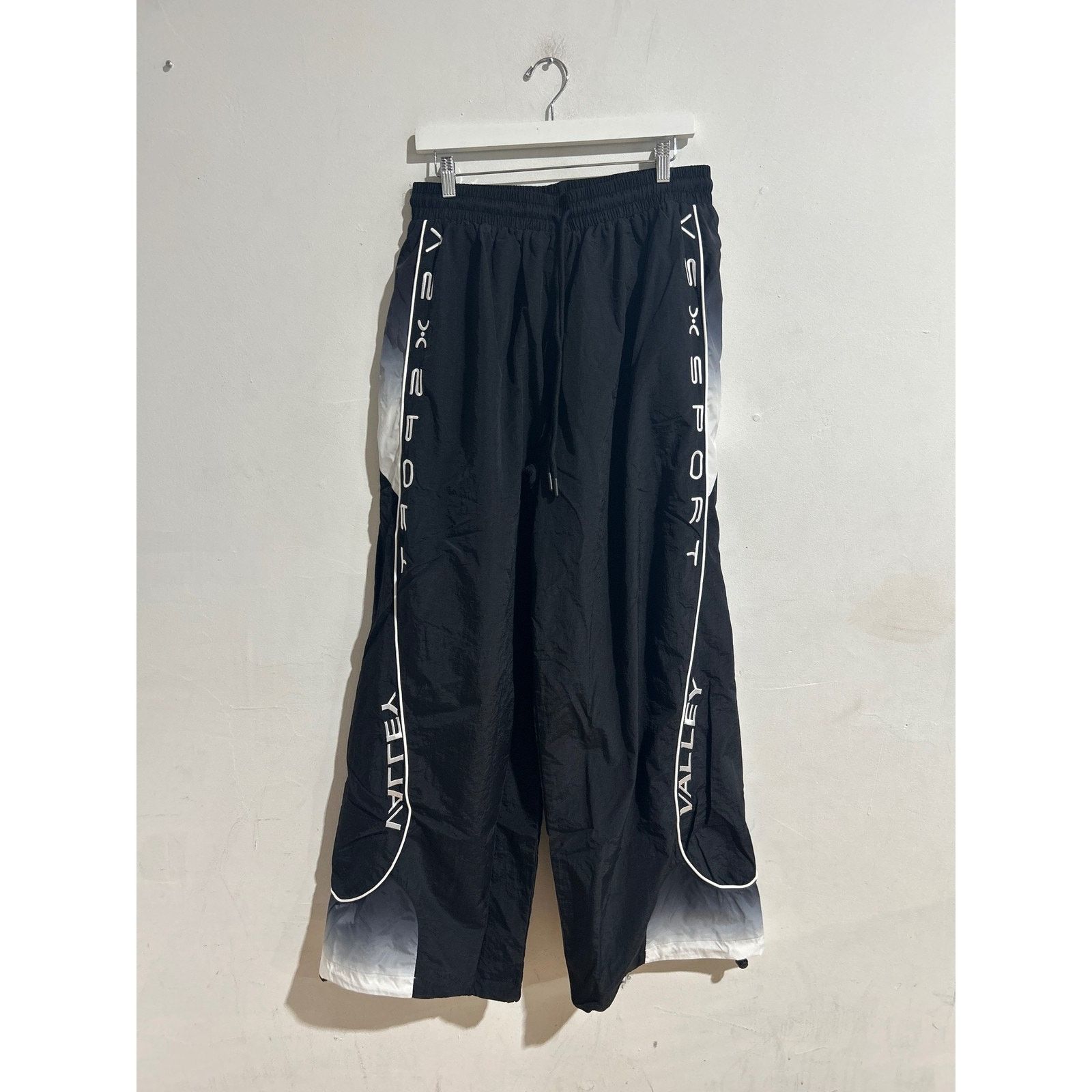 Vale VALE FOREVER BLK VALEWERKZ SWISH NYLON PANT SIZE MEDIUM NEW Size US 29 - 1 Thumbnail