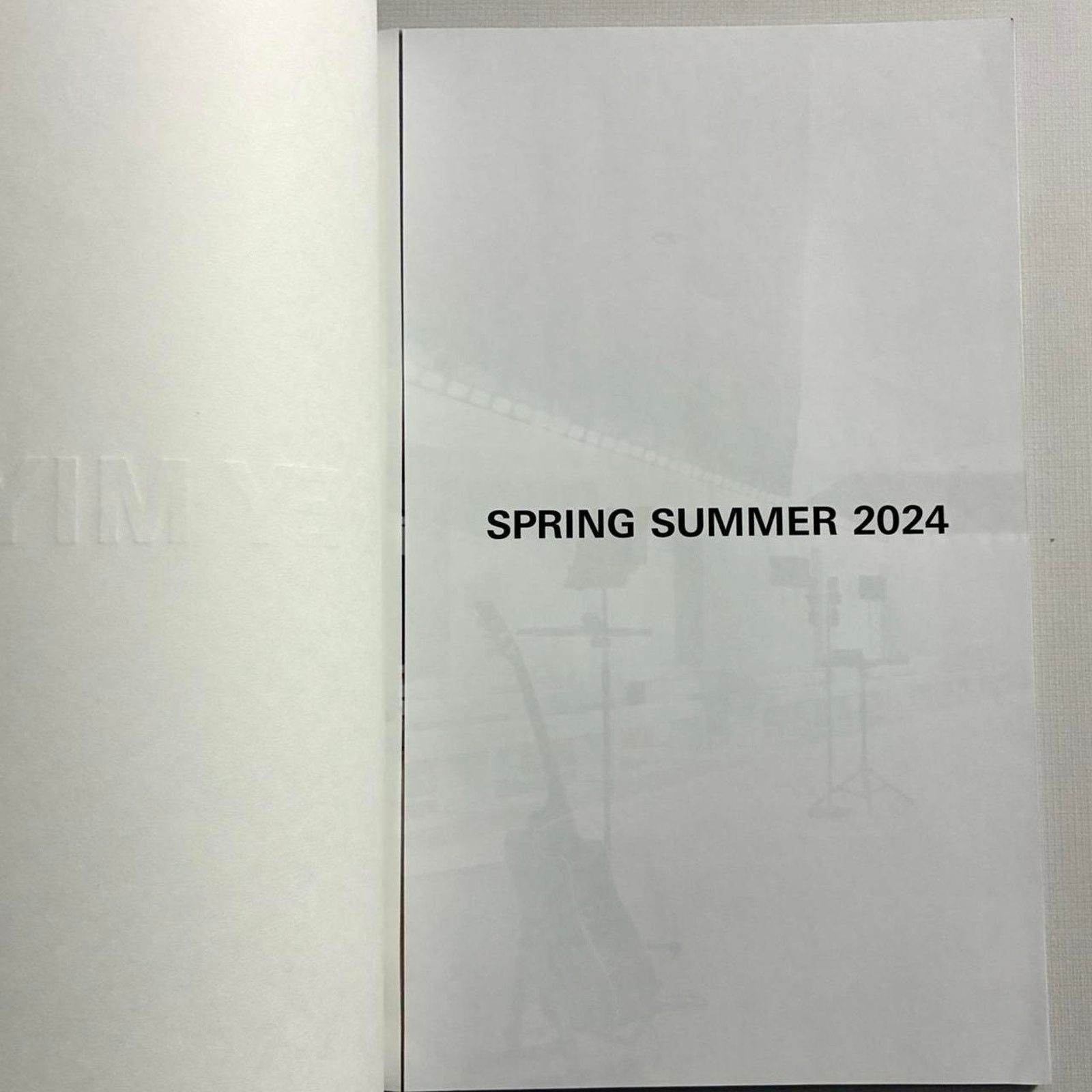 Issey Miyake × Japanese Brand Issey Miyake spring summer 2024 look book catalog Size ONE SIZE - 2 Thumbnail