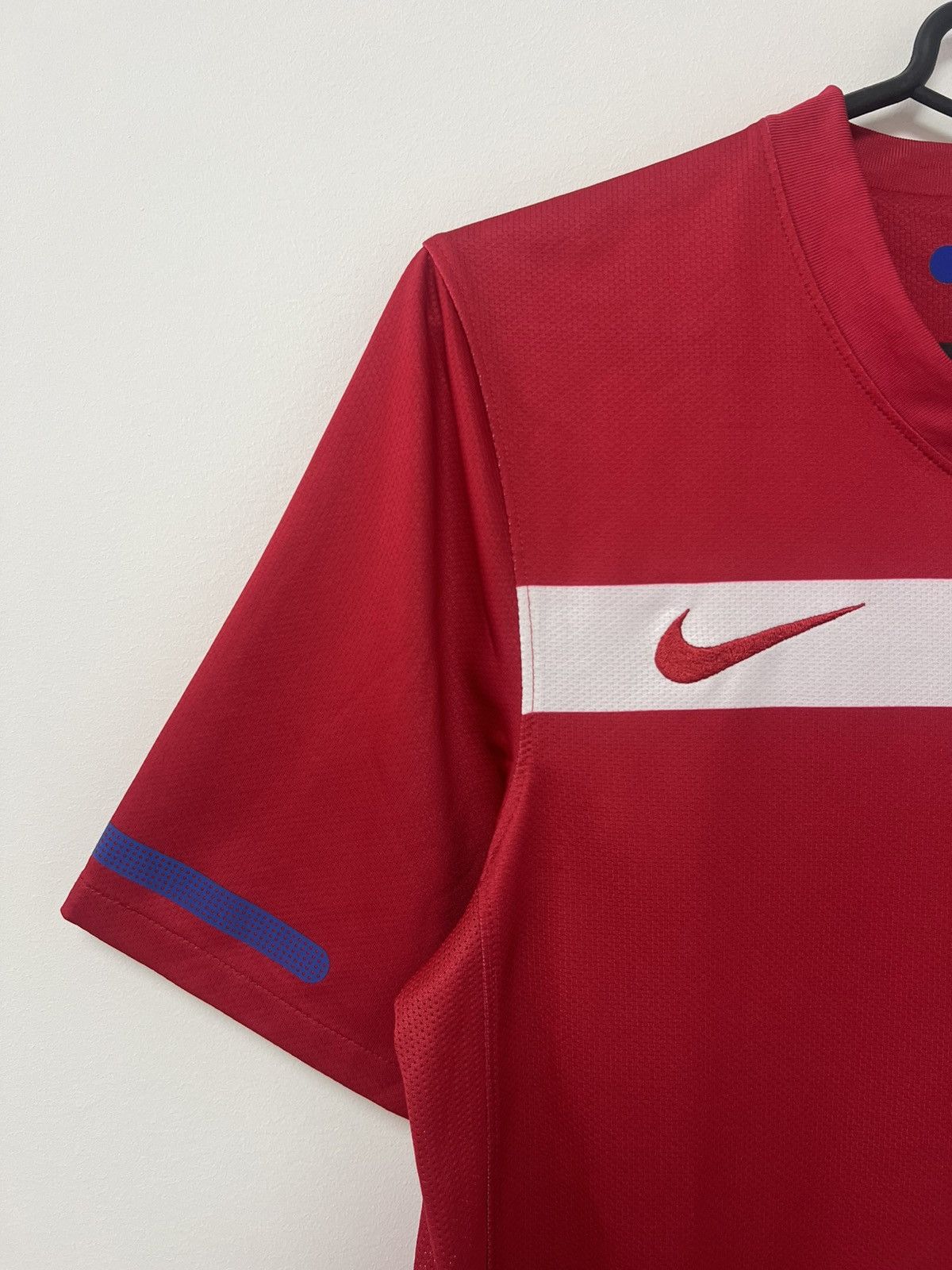 Vintage Vintage Serbia 2010-11 Home Jersey Nike Football Shirt sz S Size US S / EU 44-46 / 1 - 5 Thumbnail