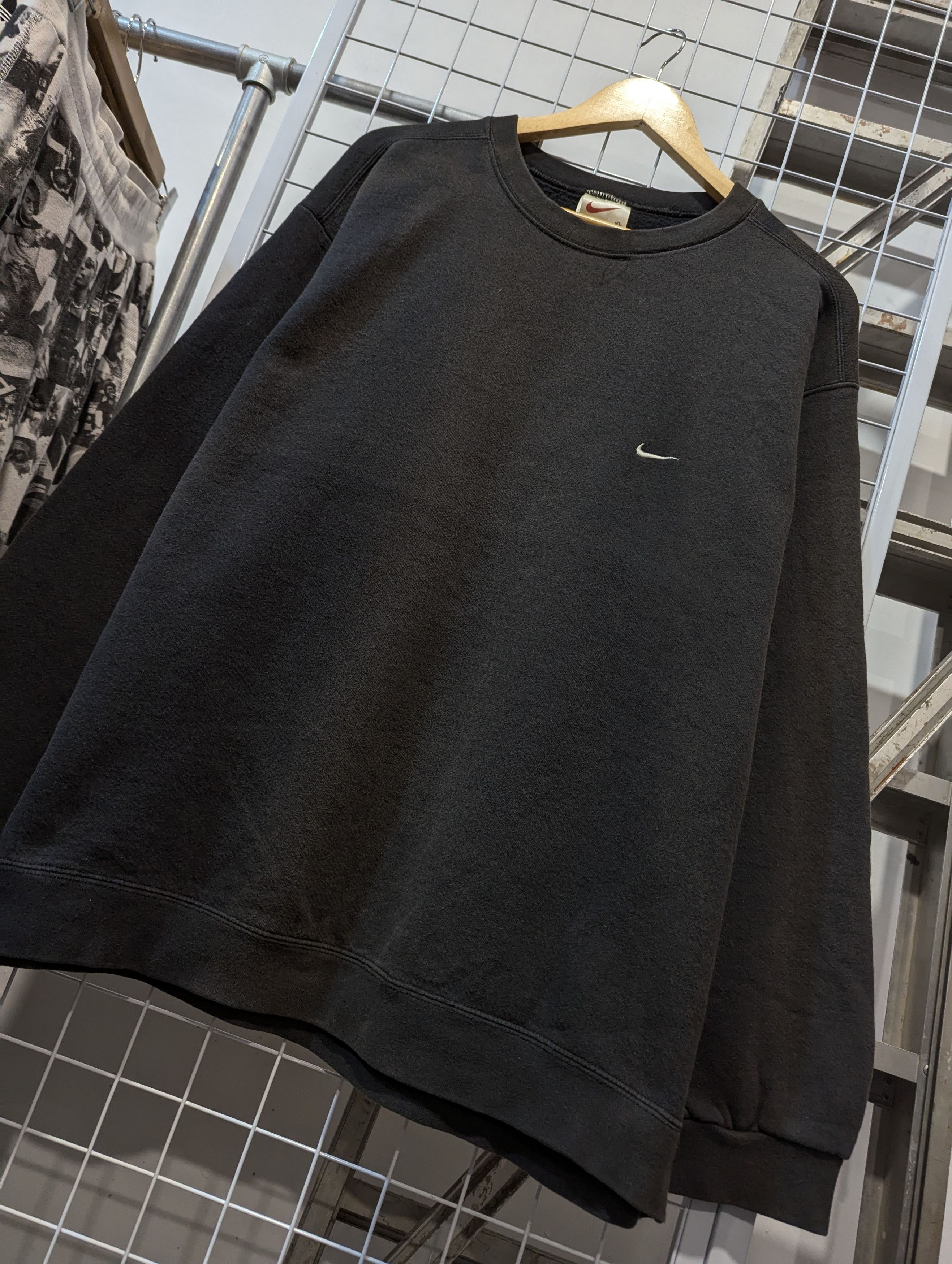 Nike × Vintage Vintage Nike Crewneck distressed faded black Travis Scott Size US XL / EU 56 / 4 - 2 Thumbnail