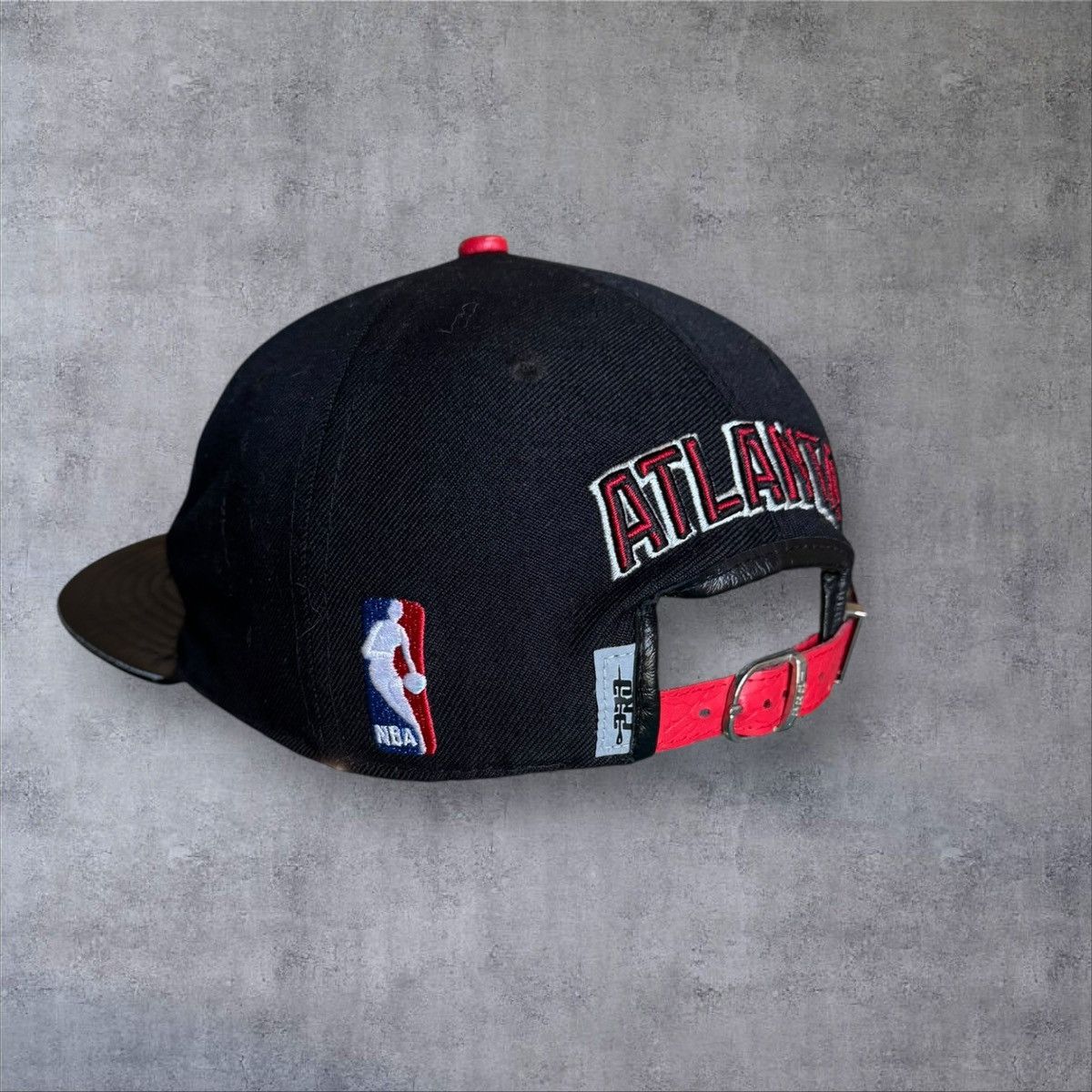 NBA Atlanta Hawks Pro Standard Basketball. Size ONE SIZE - 10 Thumbnail